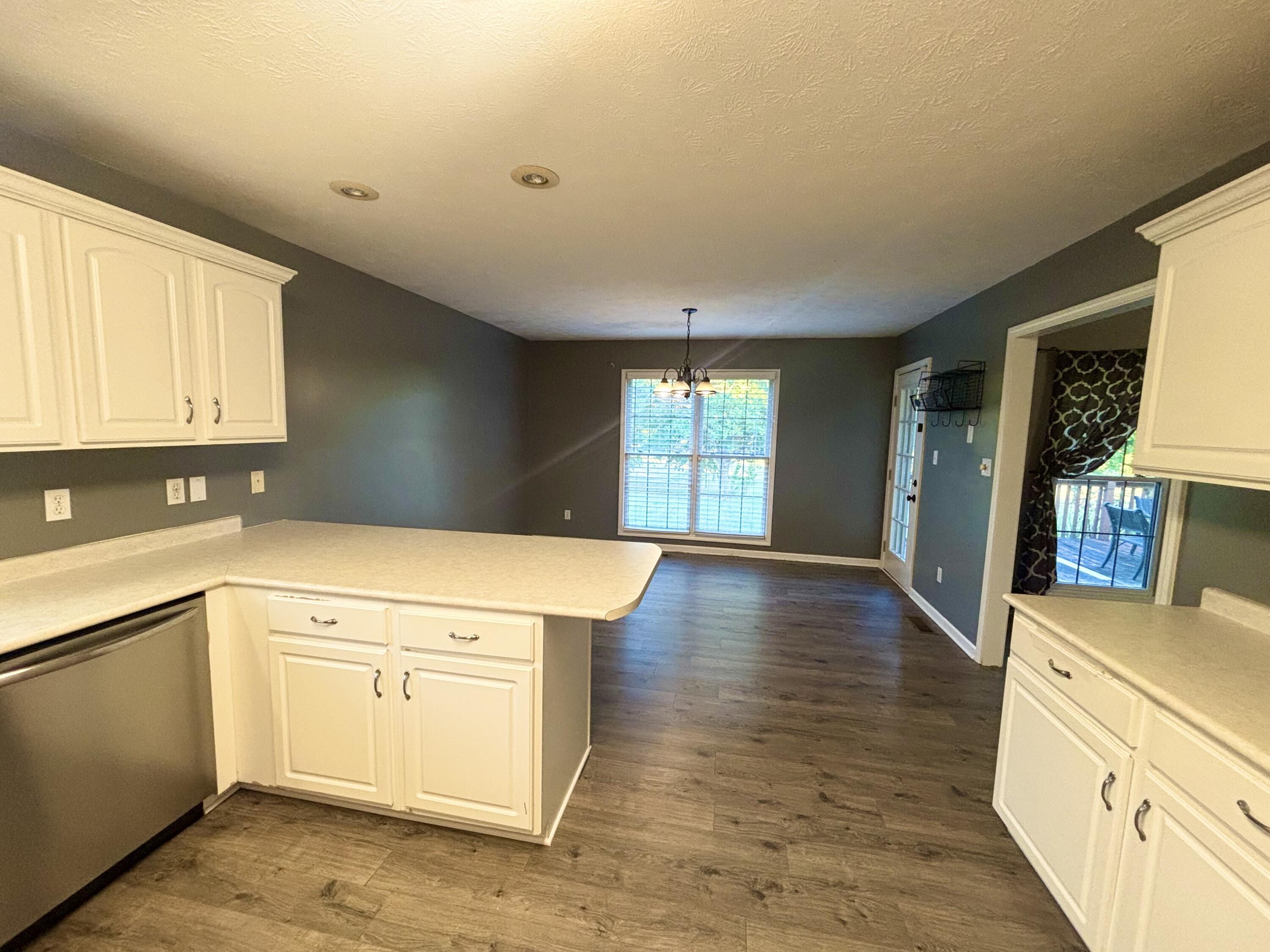 614 Ashbury Circle Property Photo 13