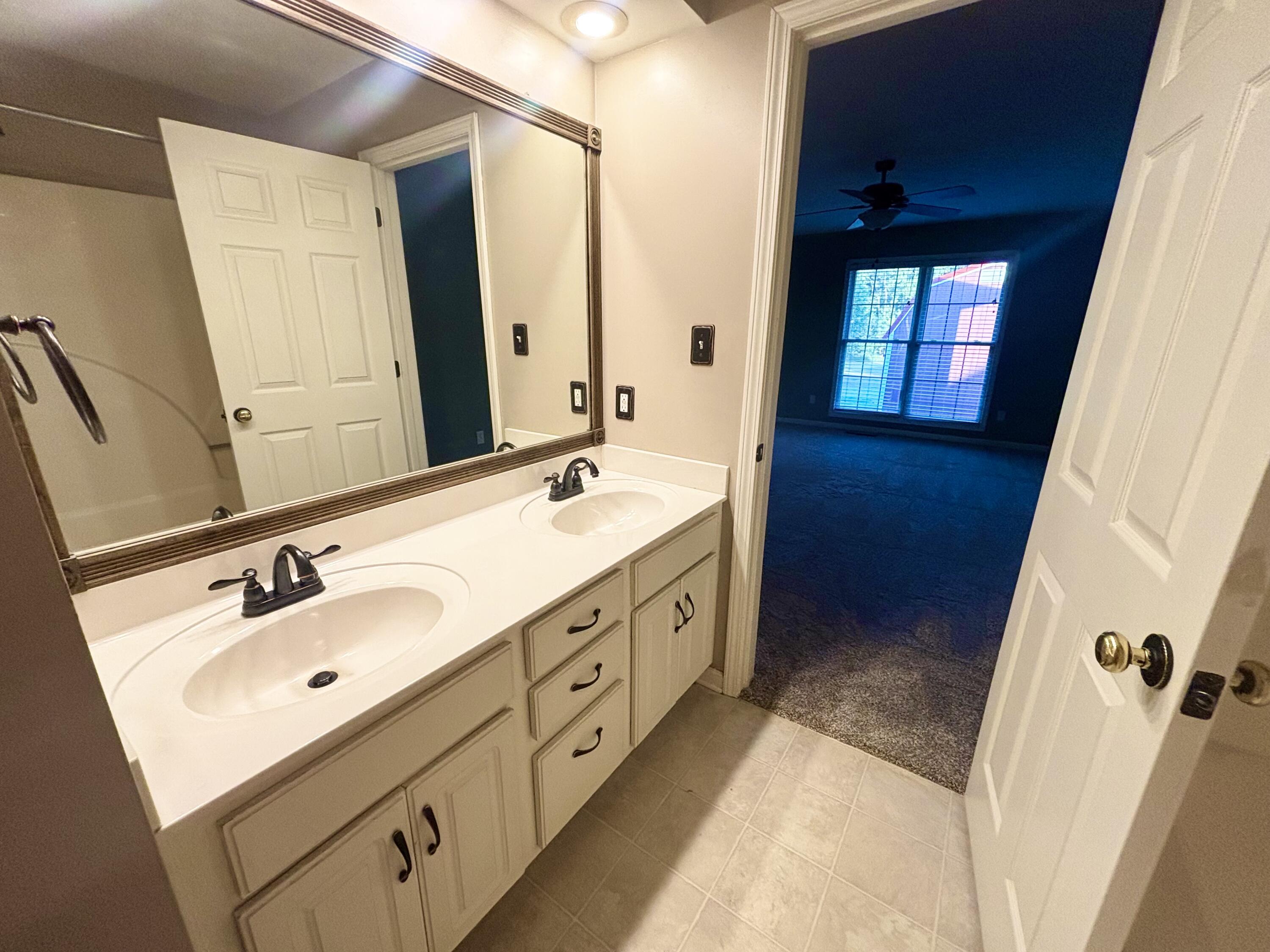 614 Ashbury Circle Property Photo 31