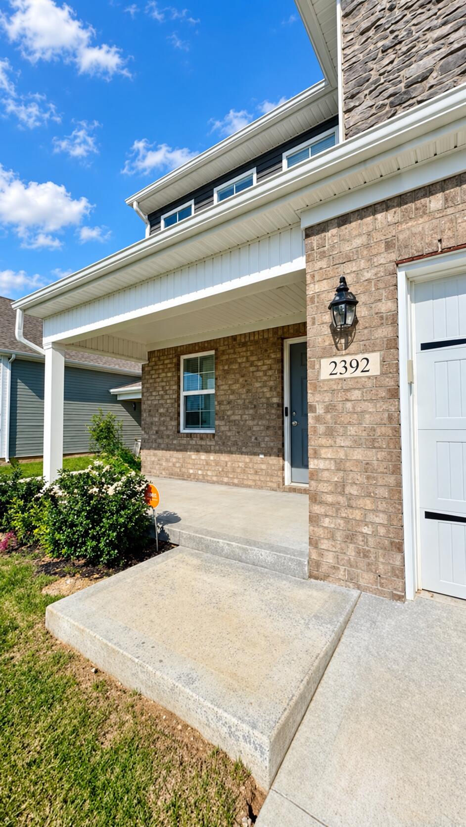 2392 A Huntly Place Property Photo 2
