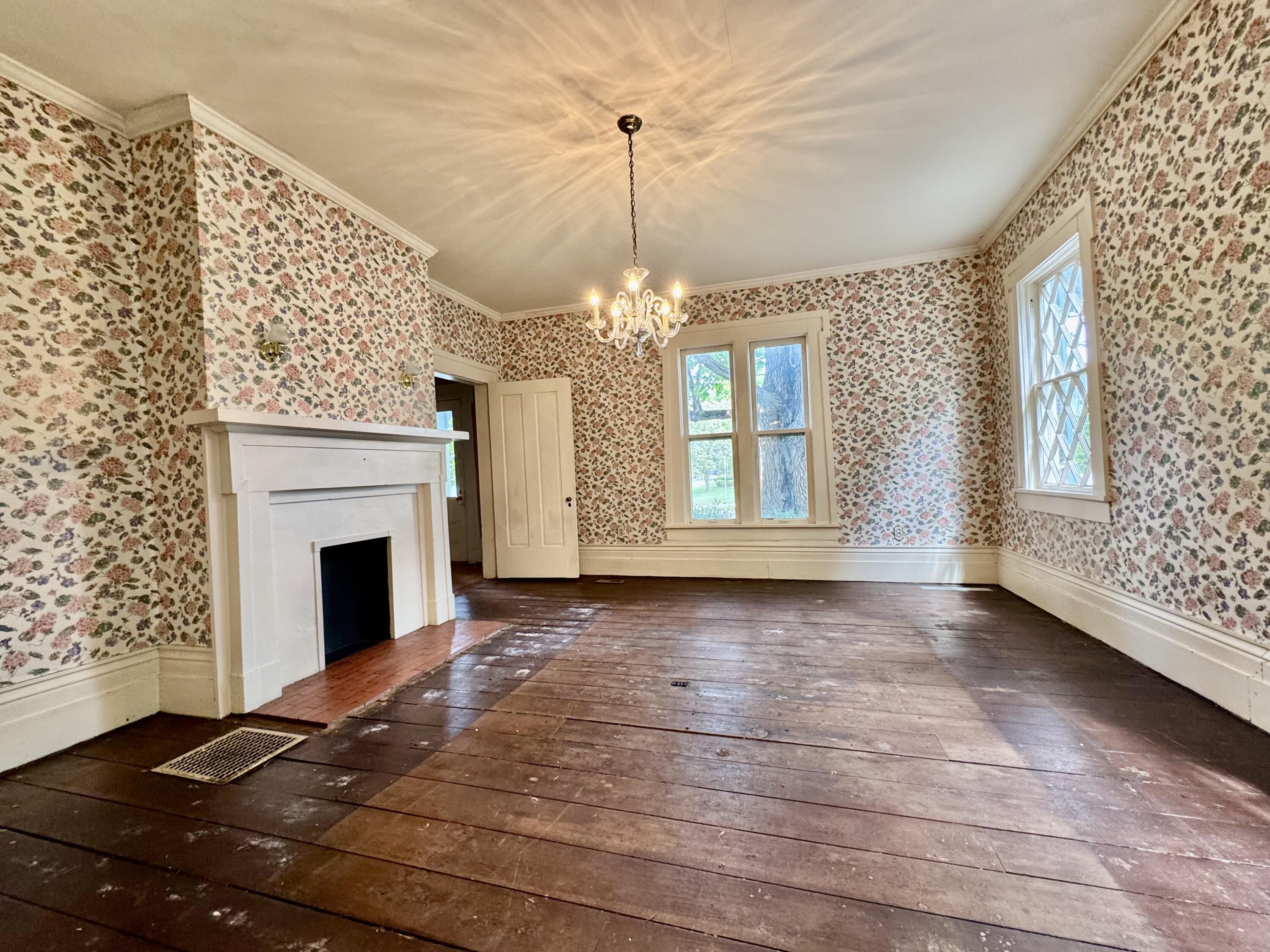 454 W Lexington Avenue Property Photo 13