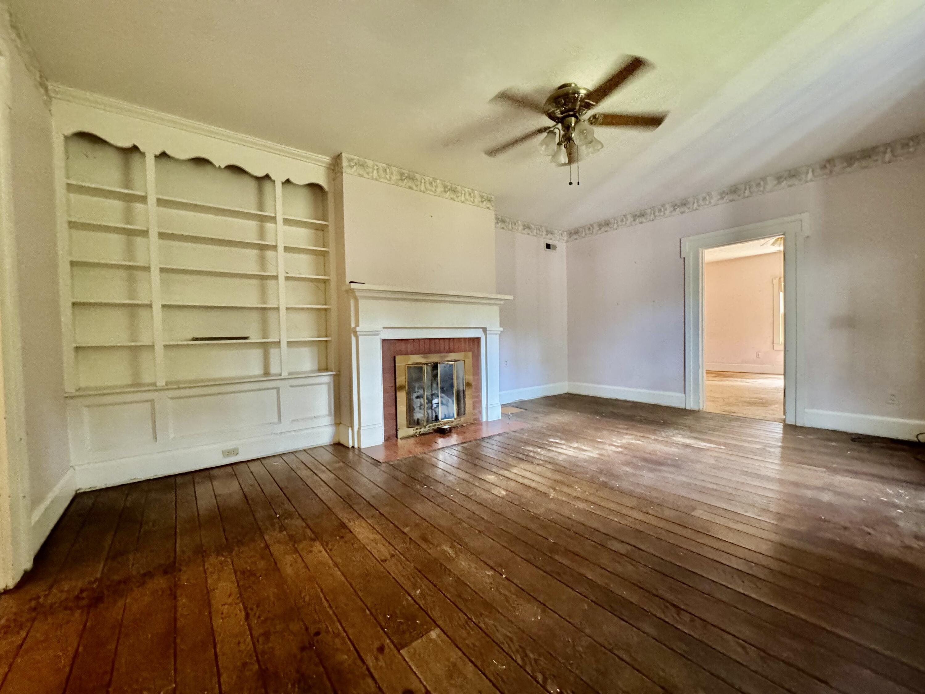 454 W Lexington Avenue Property Photo 18