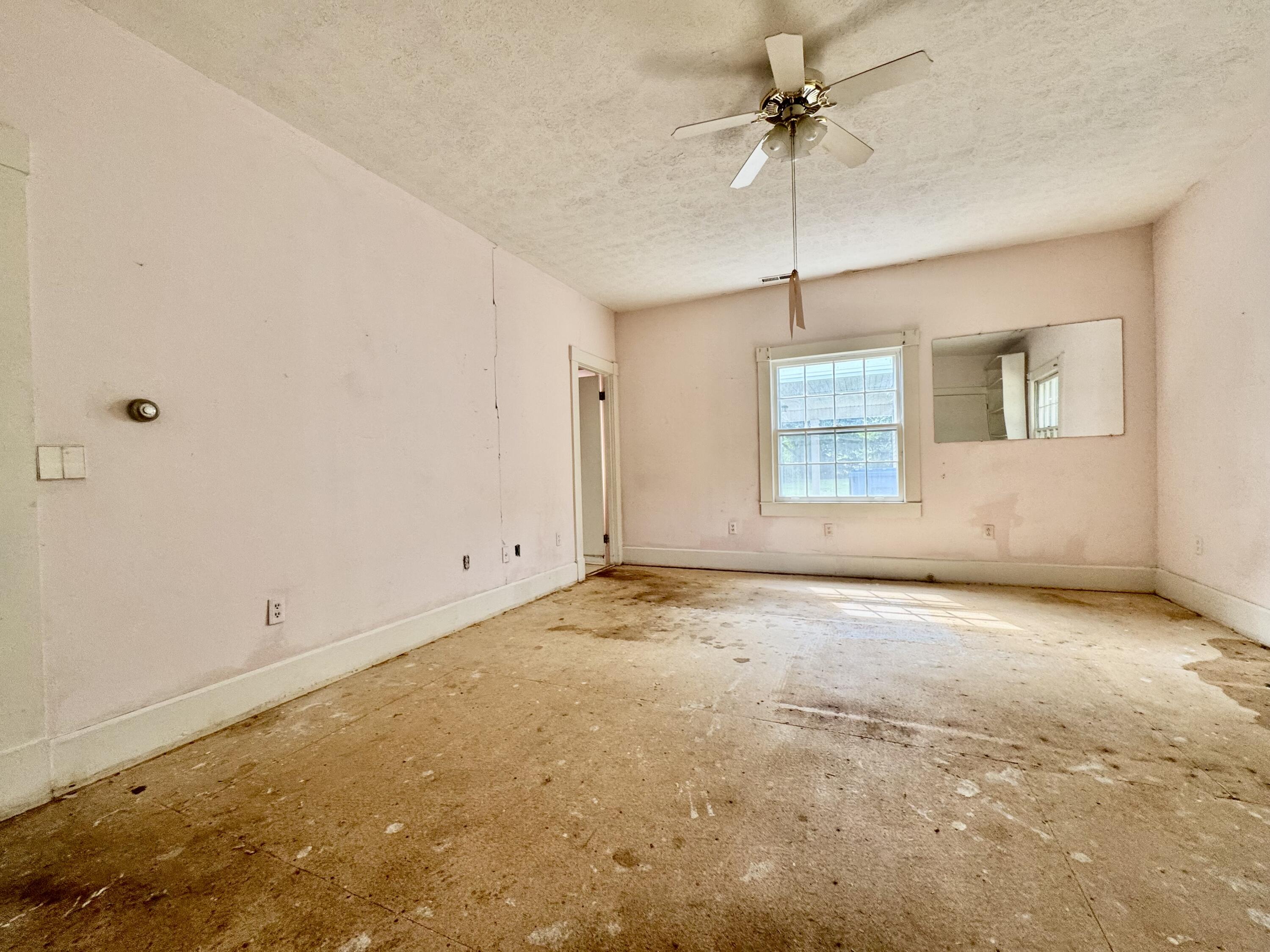 454 W Lexington Avenue Property Photo 19