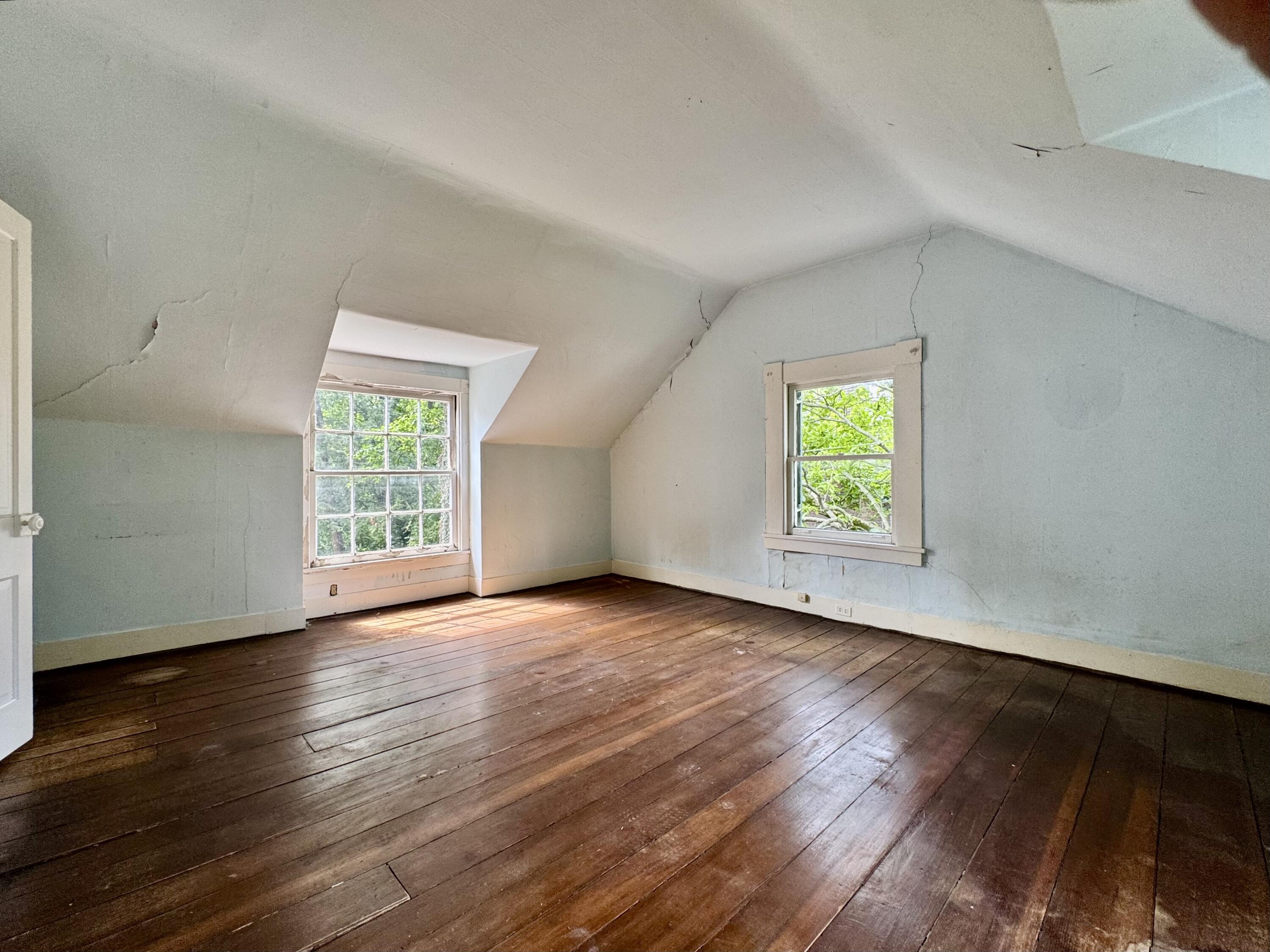 454 W Lexington Avenue Property Photo 22