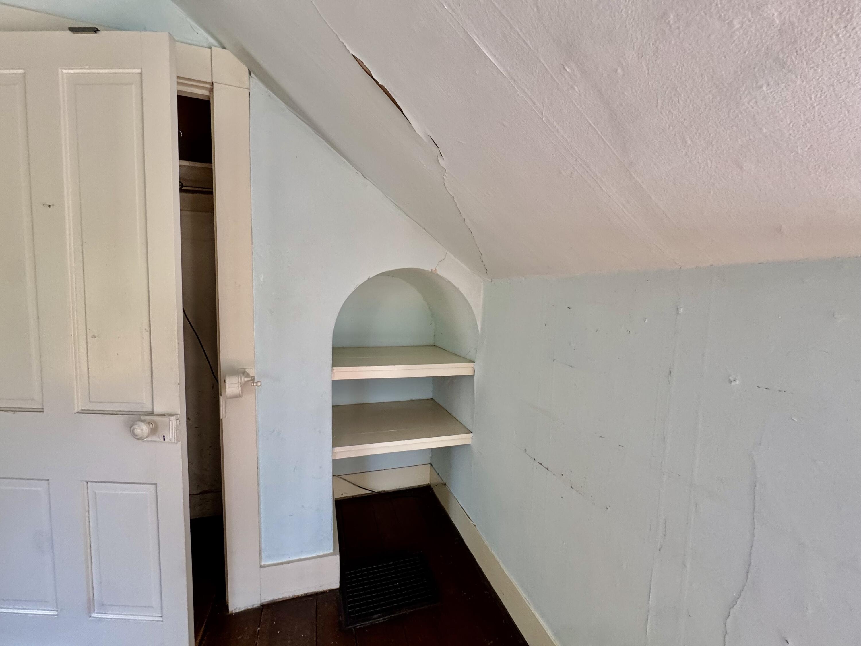 454 W Lexington Avenue Property Photo 23