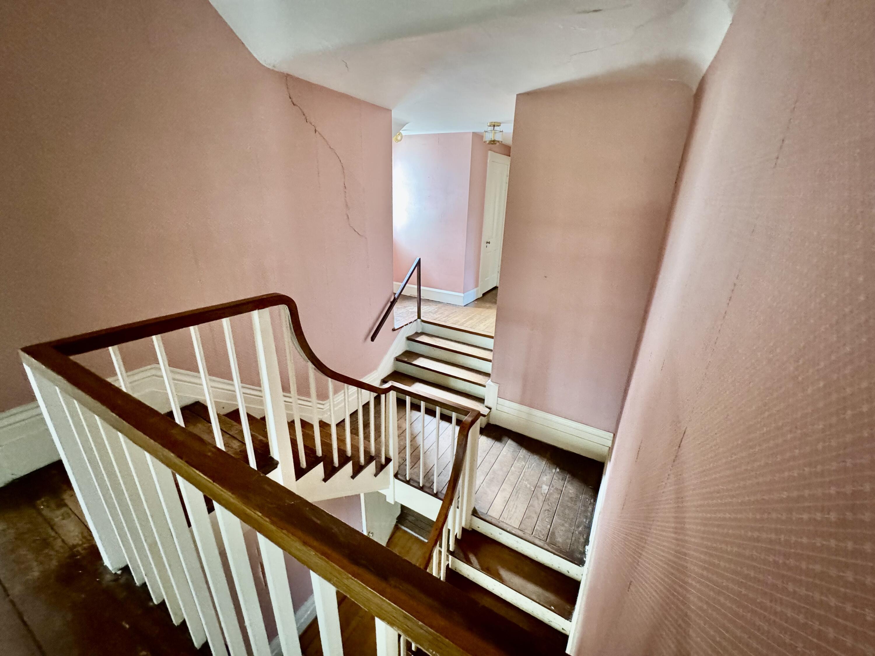 454 W Lexington Avenue Property Photo 25