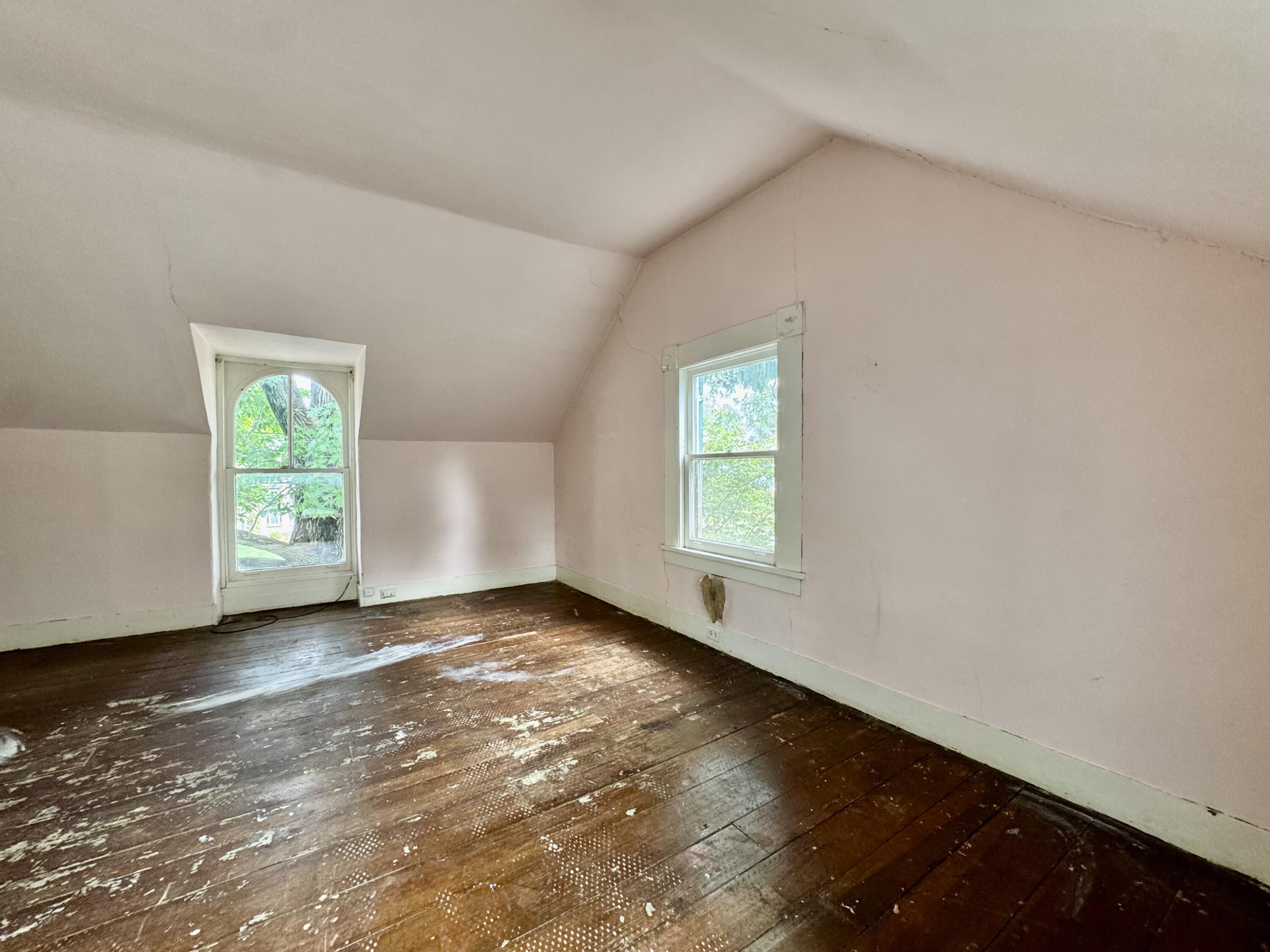 454 W Lexington Avenue Property Photo 27