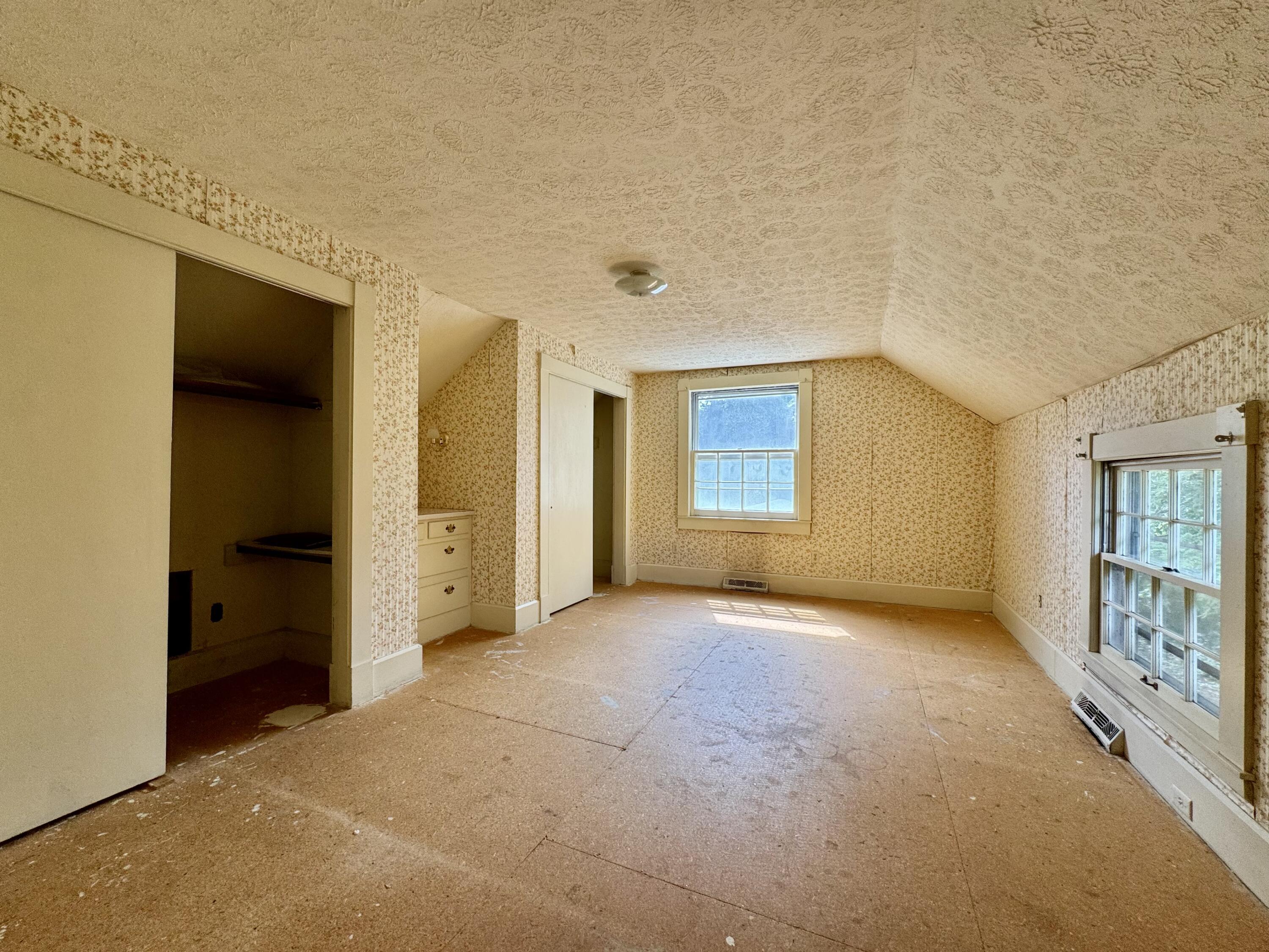 454 W Lexington Avenue Property Photo 30