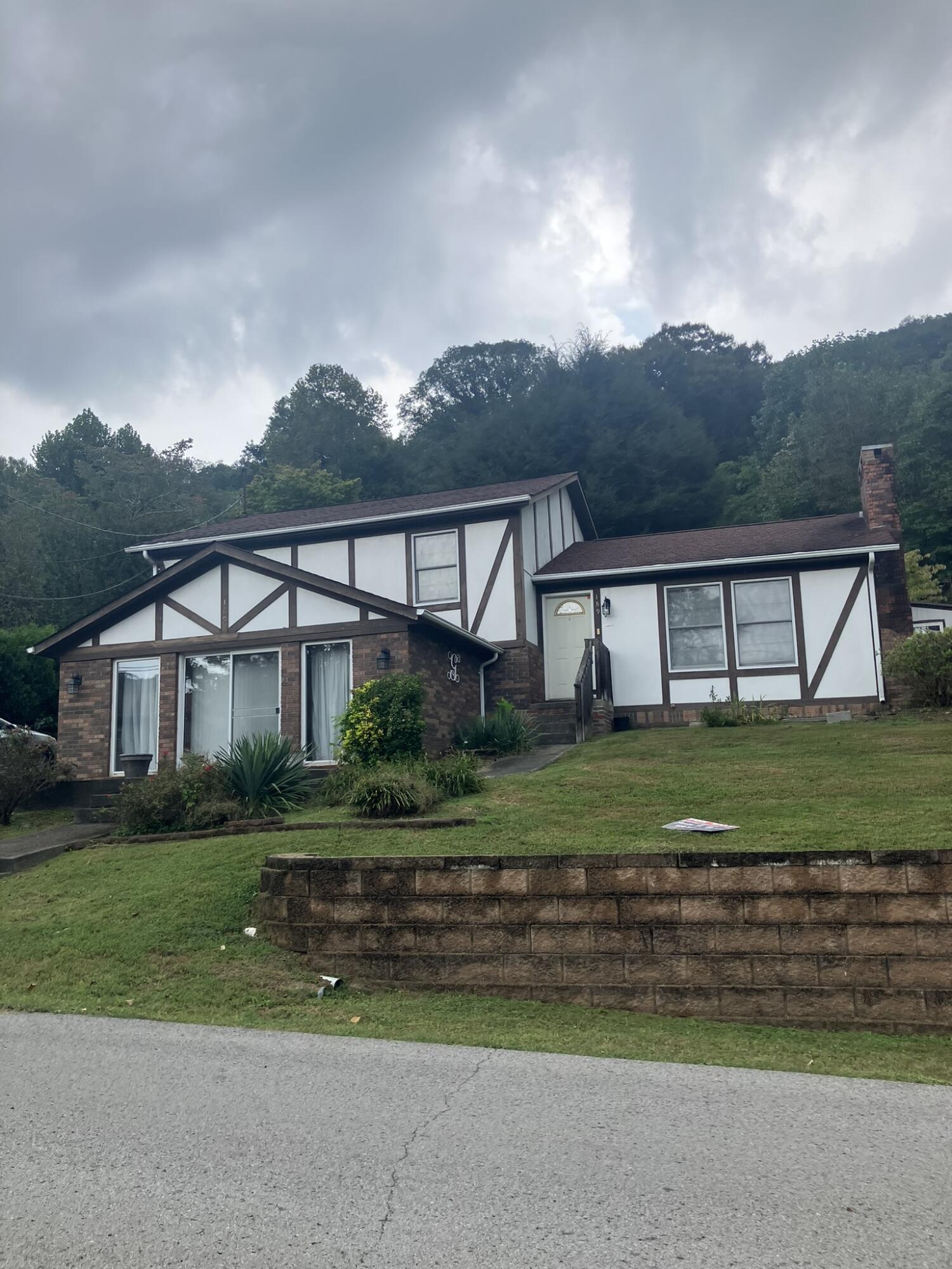 189 Park Drive Property Photo 1