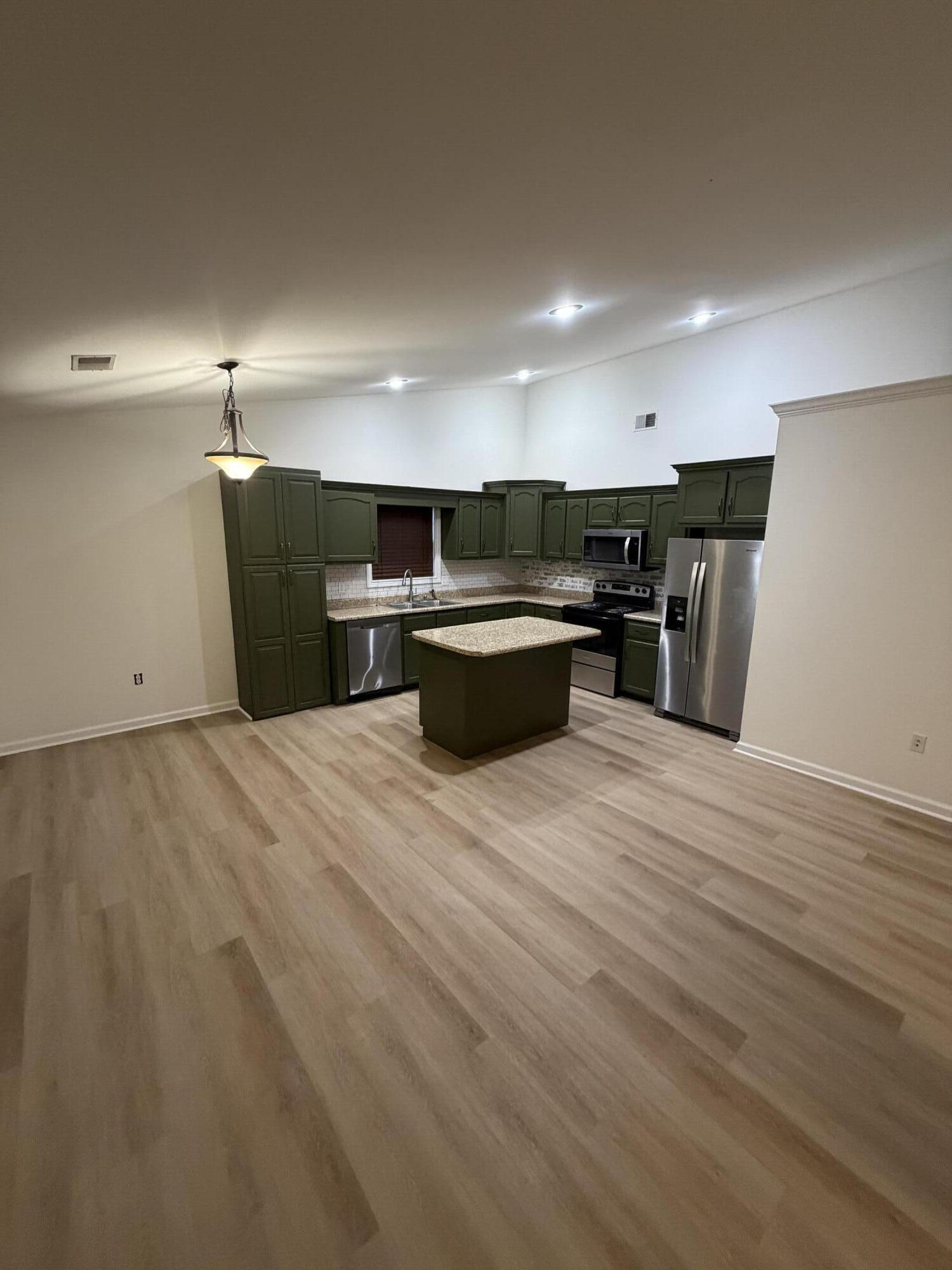240 Wilshire Way Property Photo 3