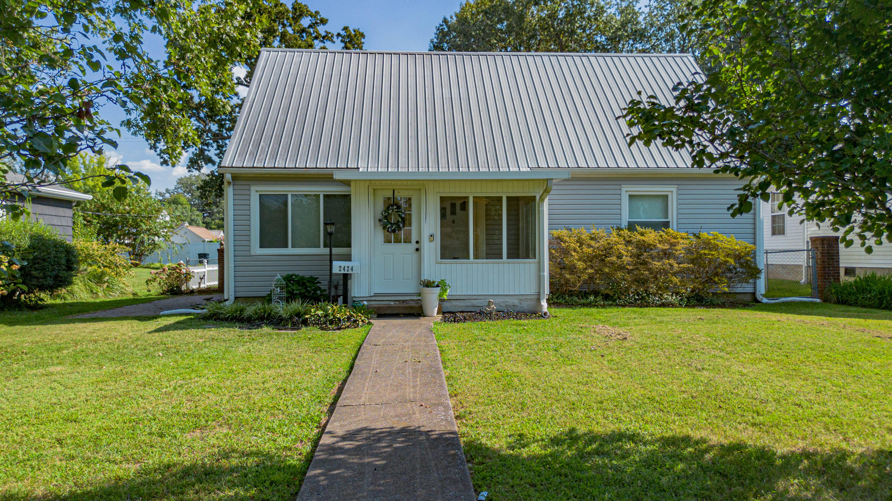 2424 Madison Street Property Photo 1