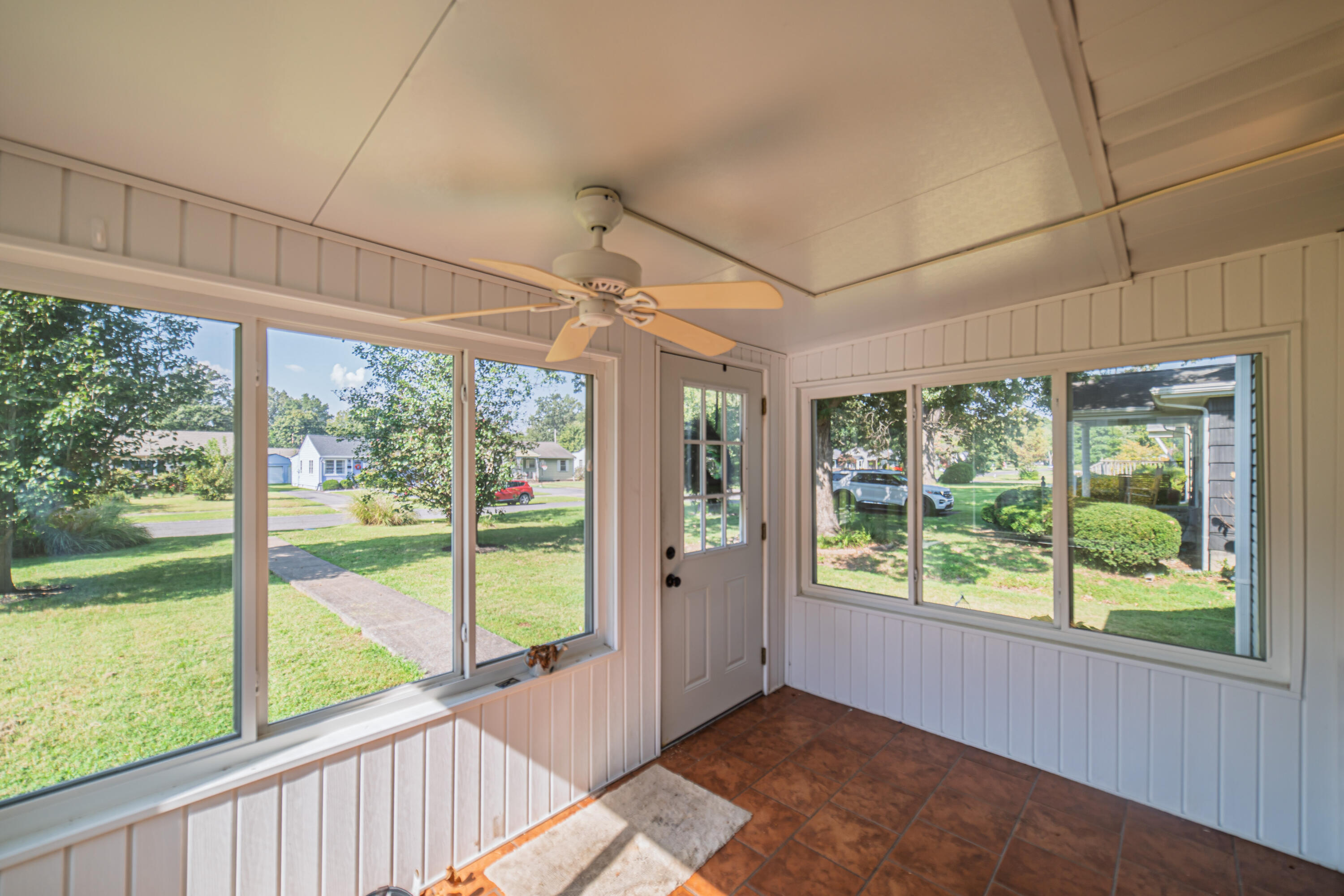 2424 Madison Street Property Photo 5