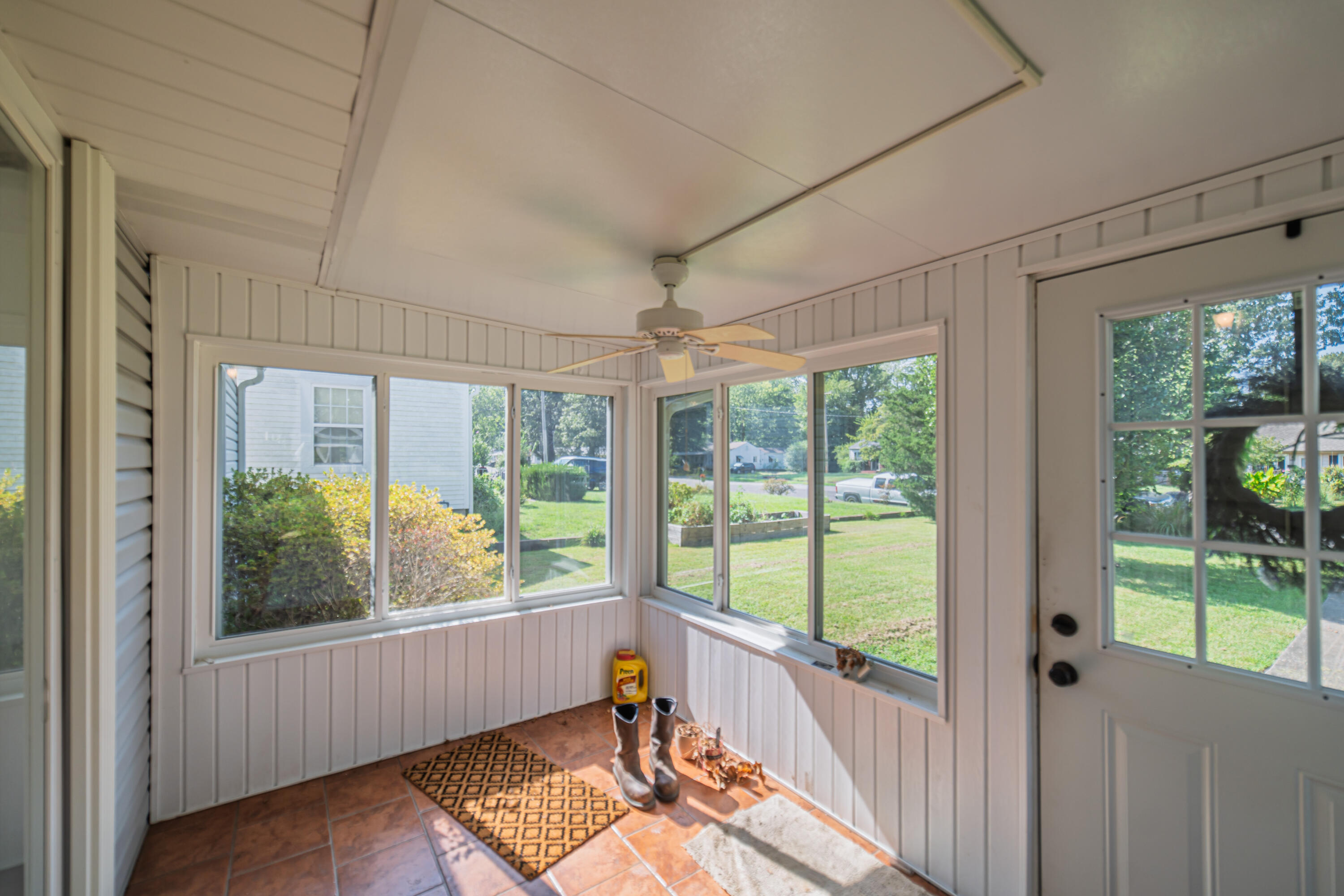 2424 Madison Street Property Photo 6