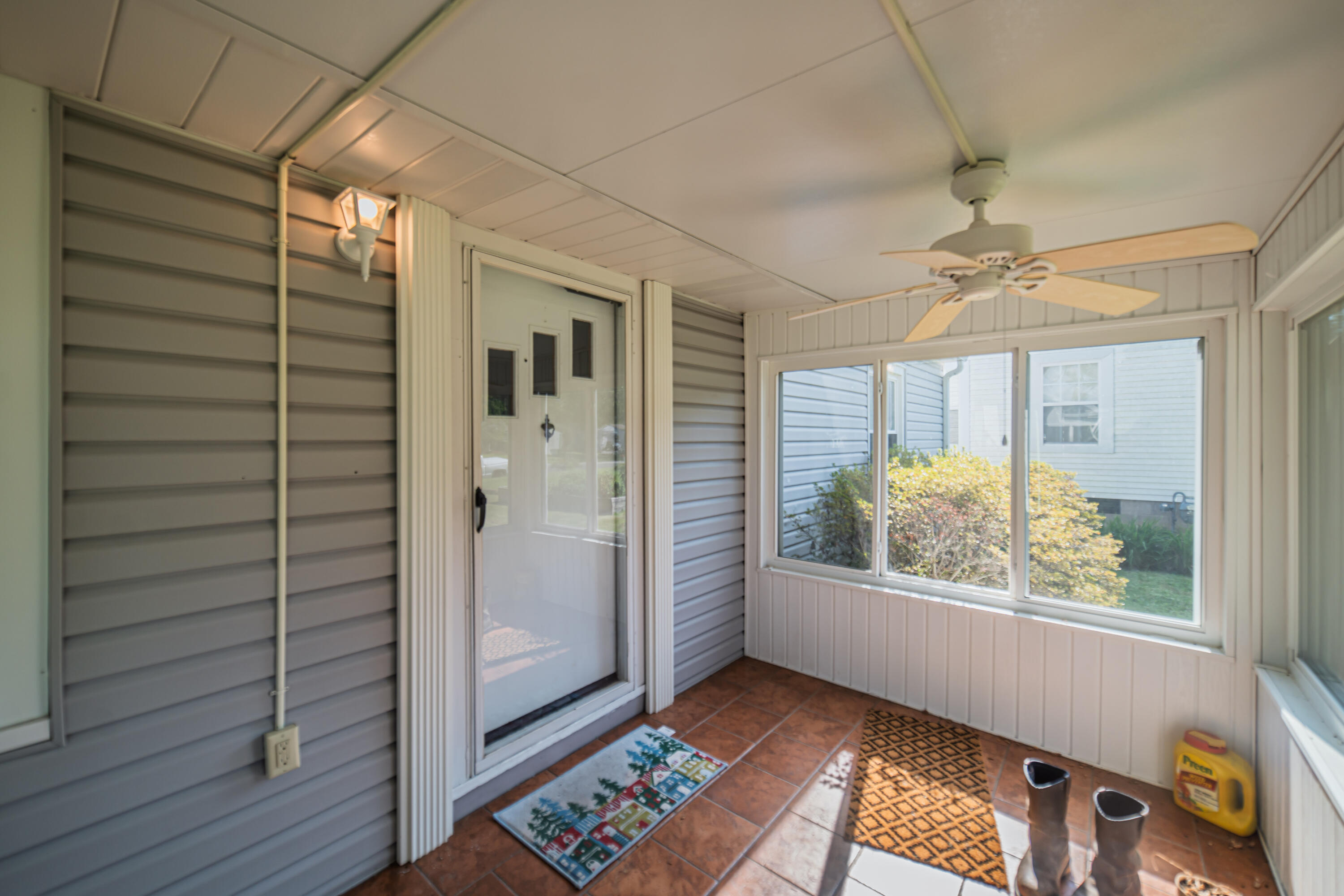 2424 Madison Street Property Photo 7