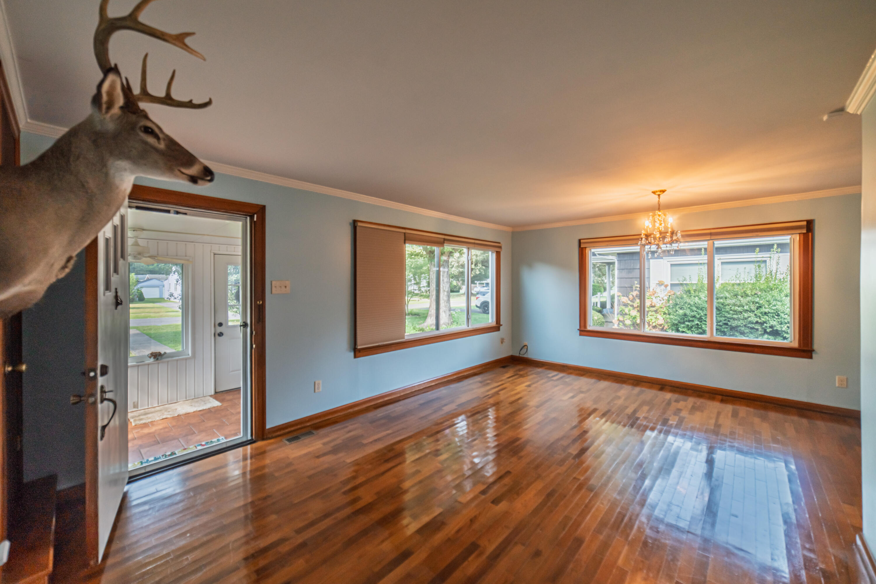2424 Madison Street Property Photo 9