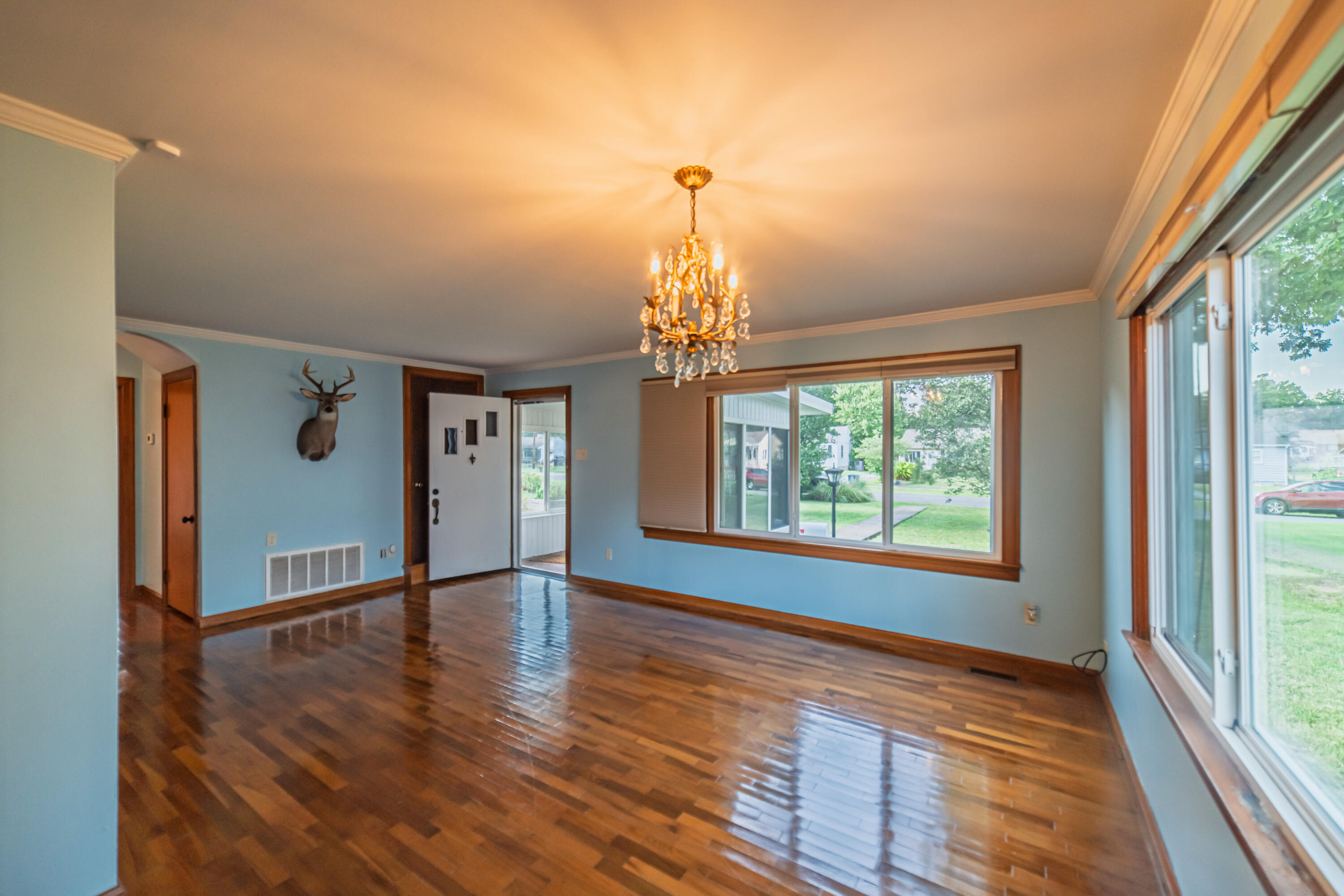 2424 Madison Street Property Photo 10
