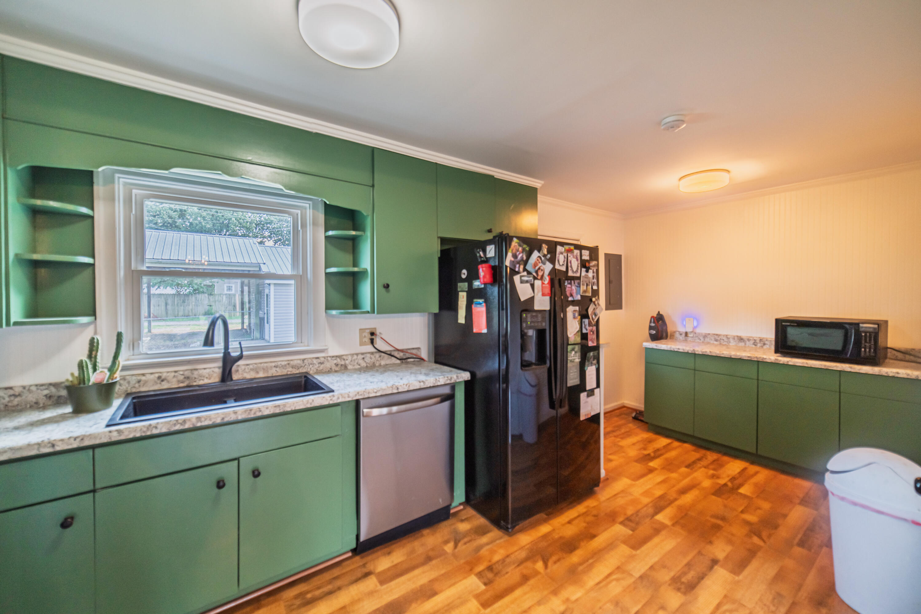 2424 Madison Street Property Photo 12