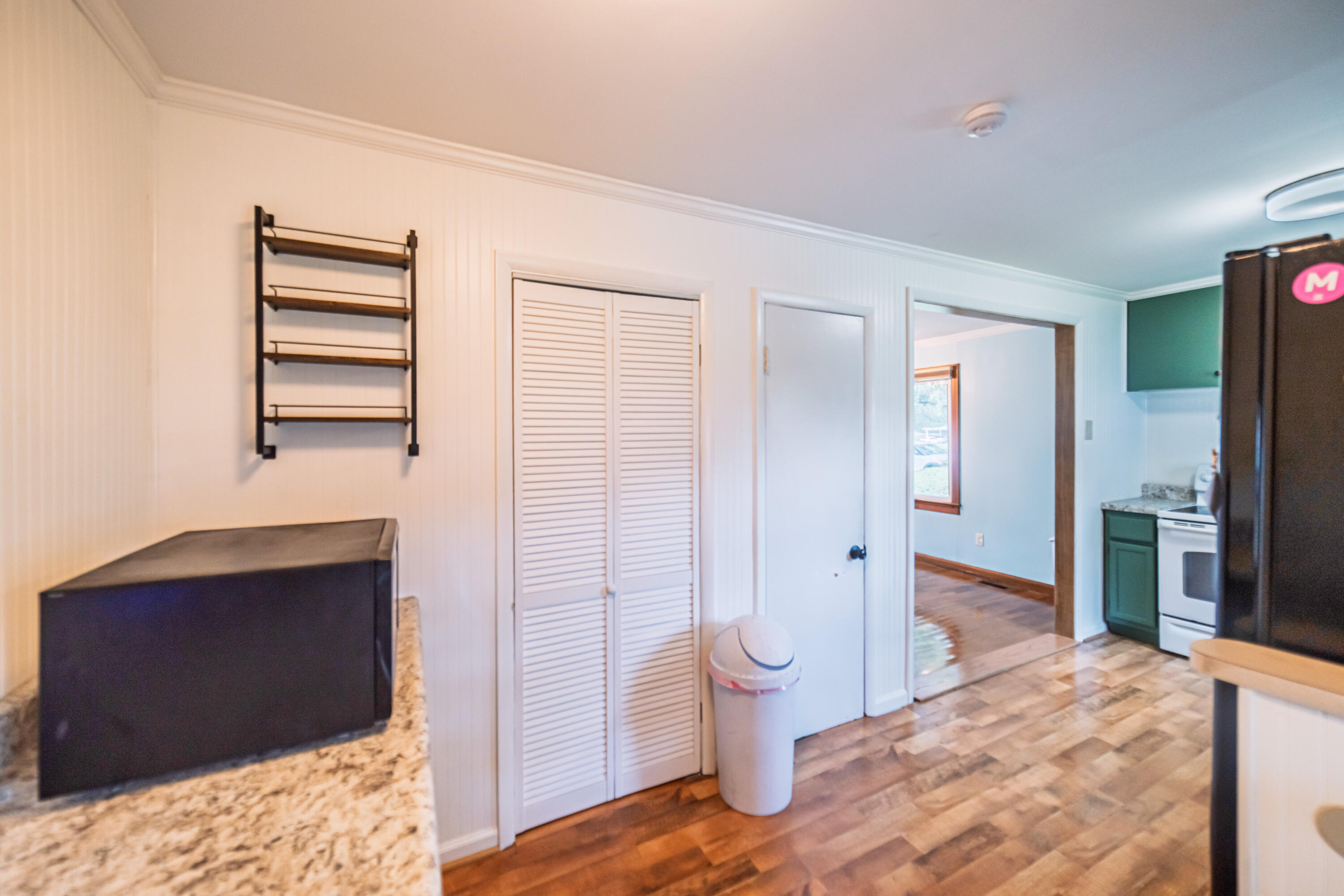 2424 Madison Street Property Photo 15