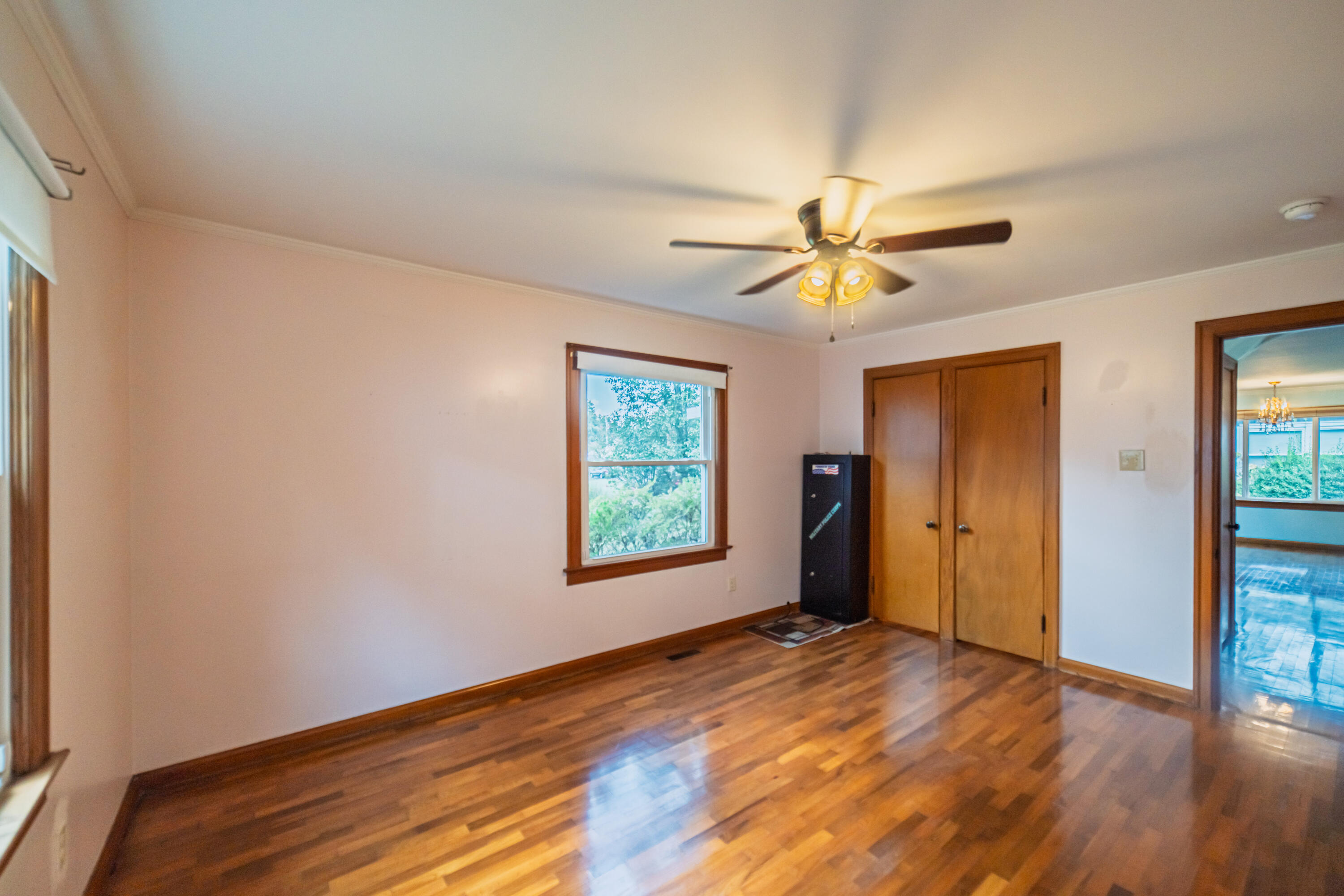 2424 Madison Street Property Photo 18
