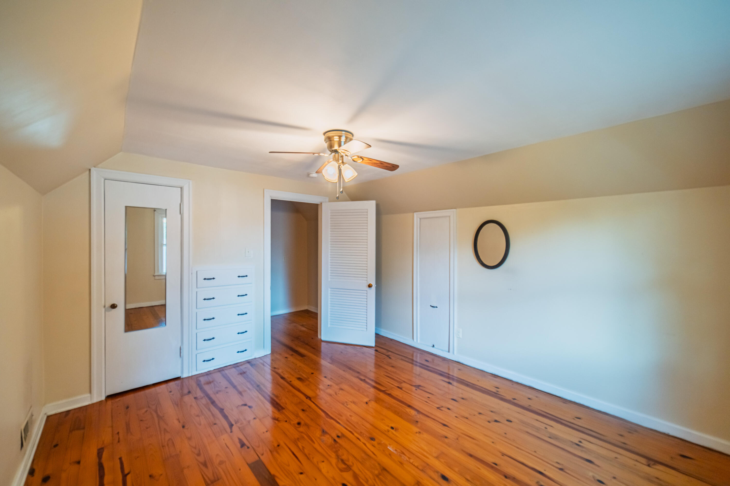 2424 Madison Street Property Photo 32