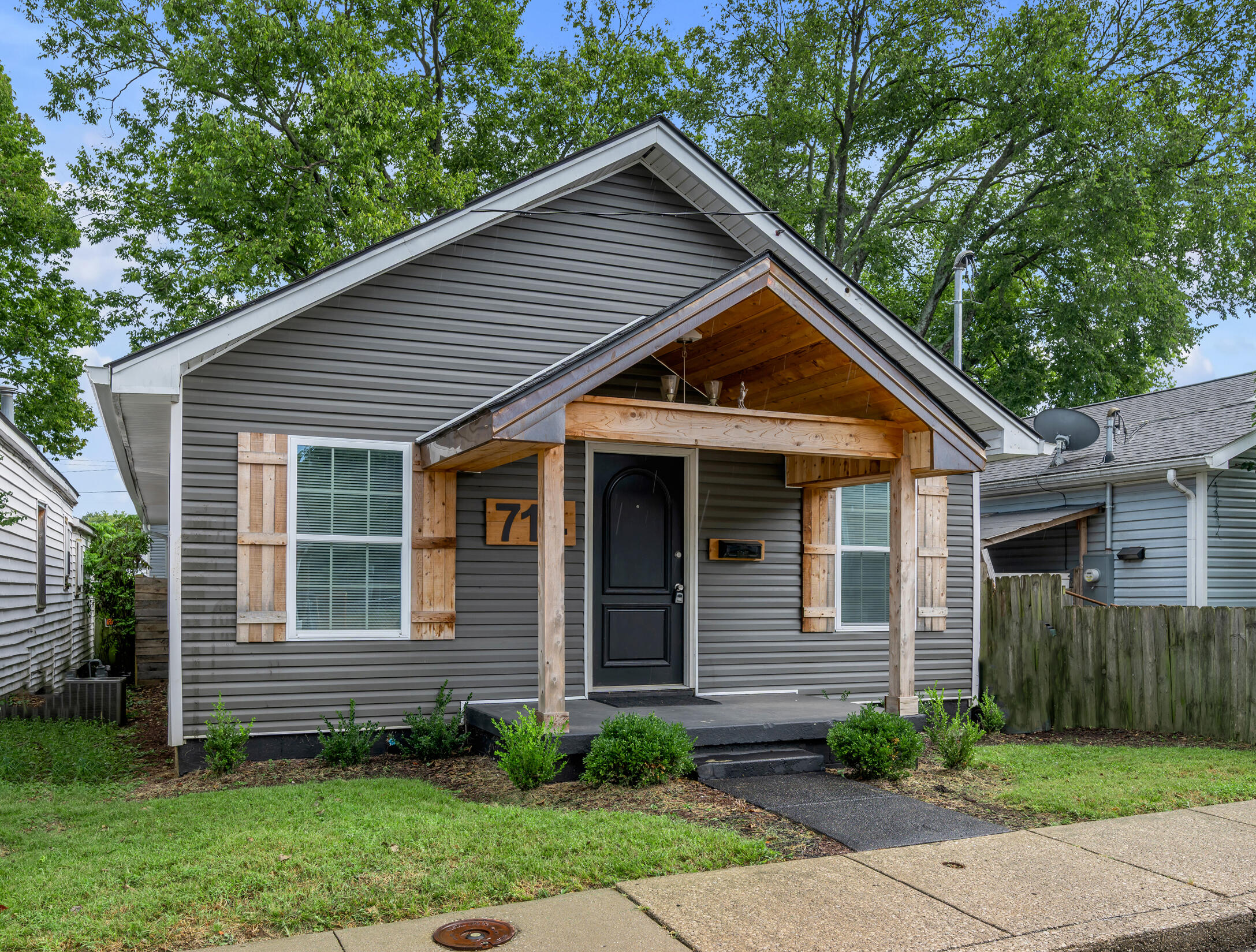 714 Florida Street Property Photo 12