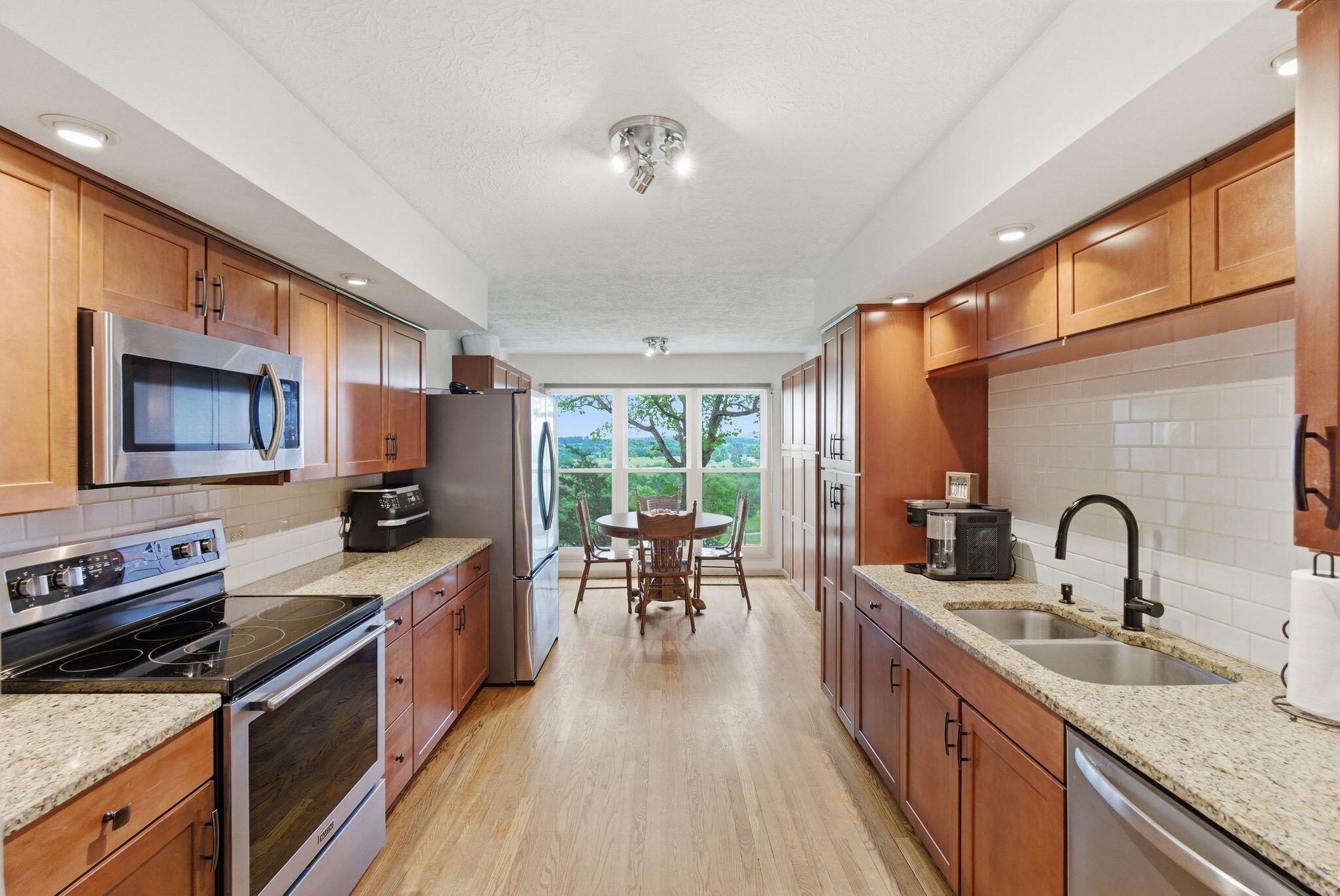 154 Flat Lick Road Property Photo 8