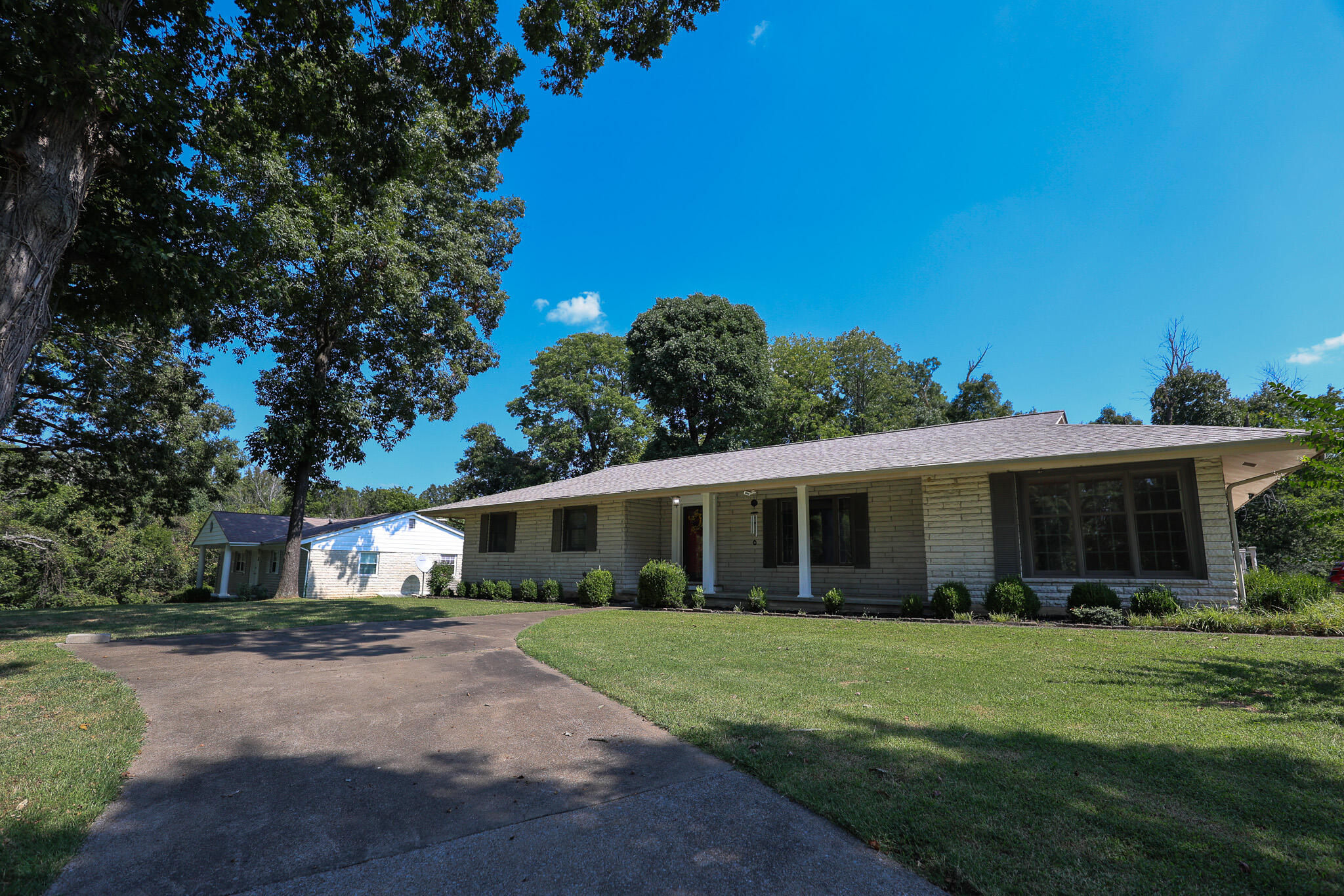 404 Highland Church Road Property Photo 2