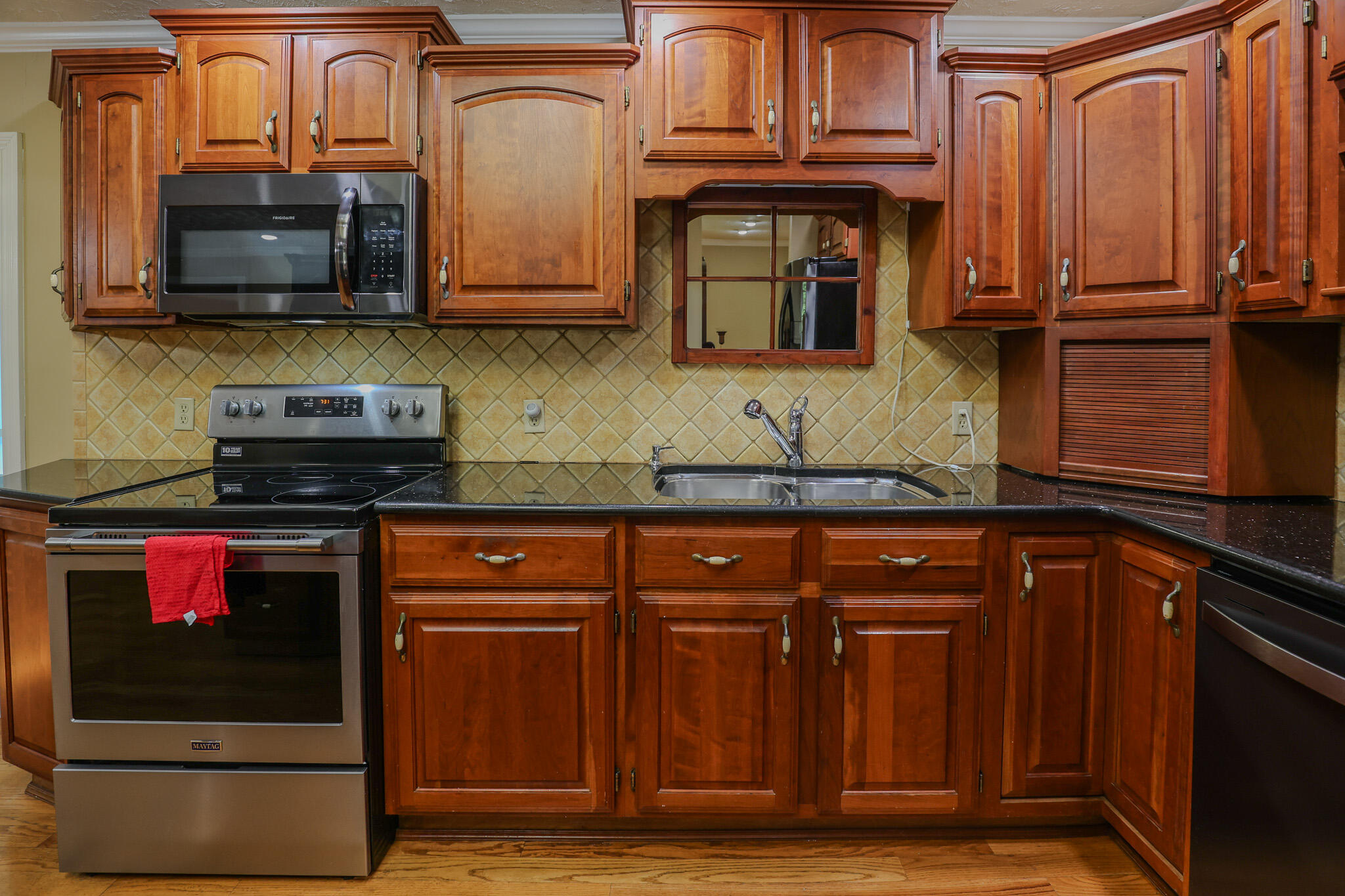 404 Highland Church Road Property Photo 10