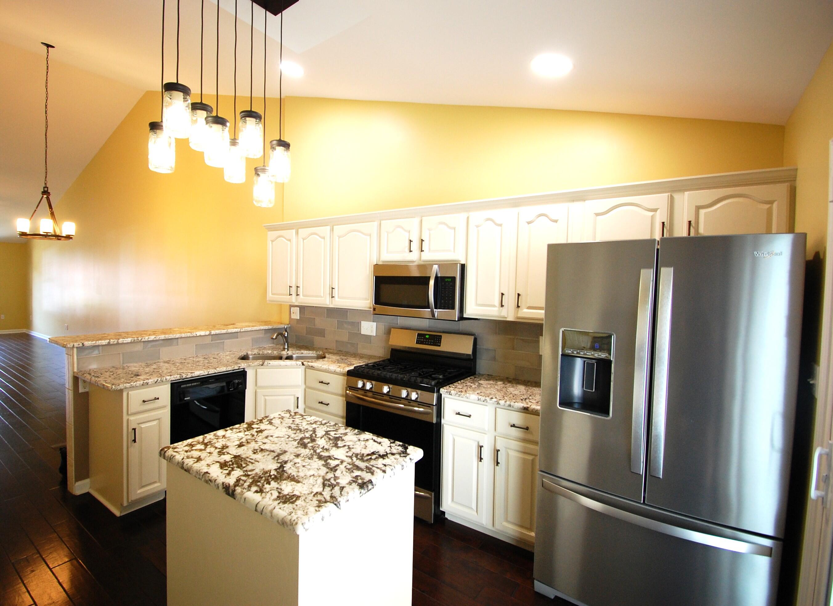 2105 West Park Drive Property Photo 4