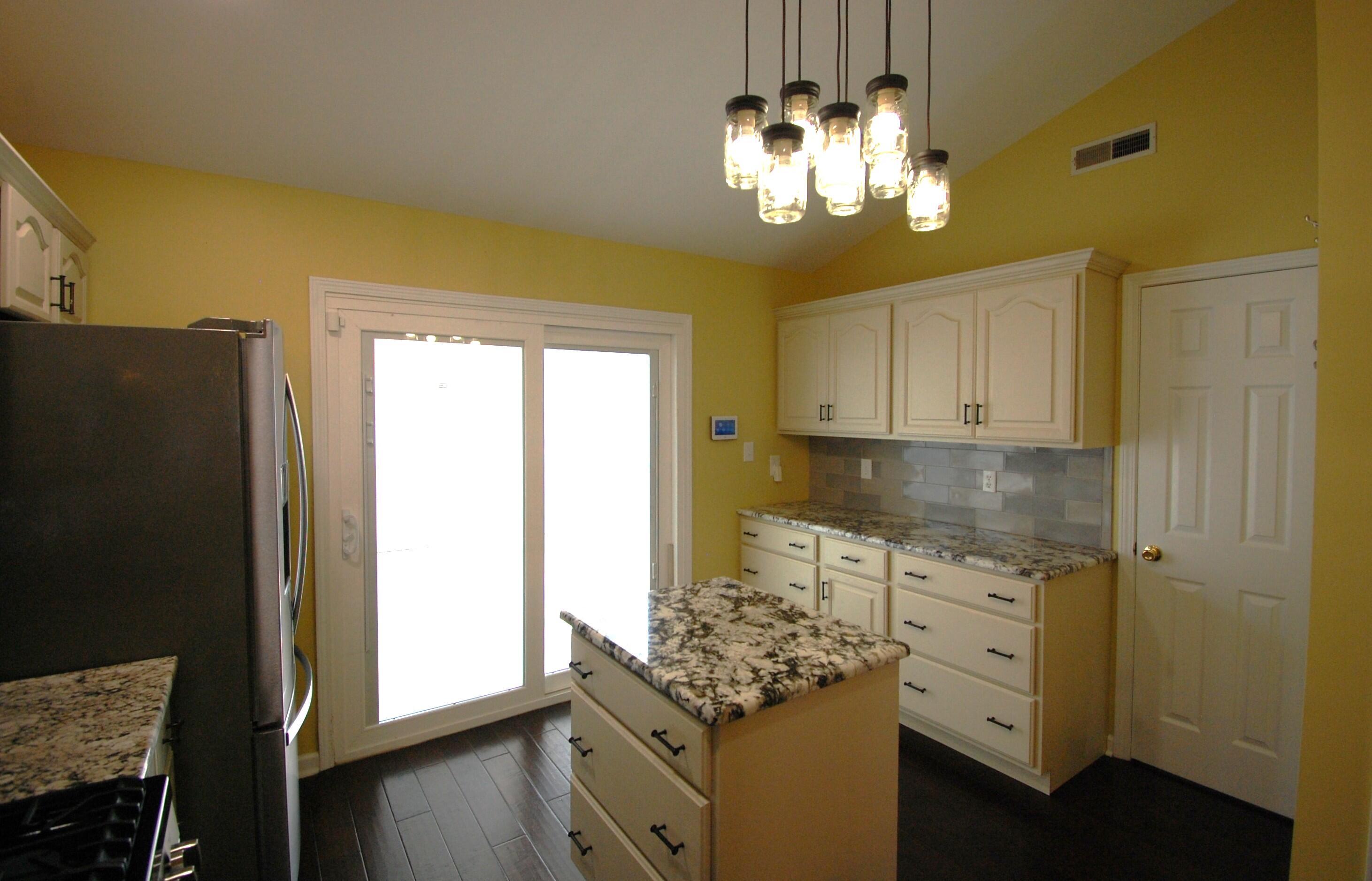2105 West Park Drive Property Photo 5