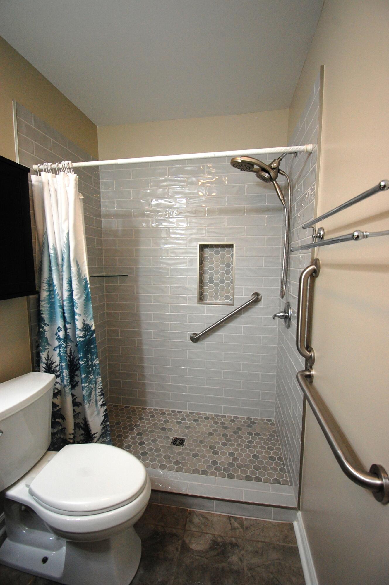 2105 West Park Drive Property Photo 8
