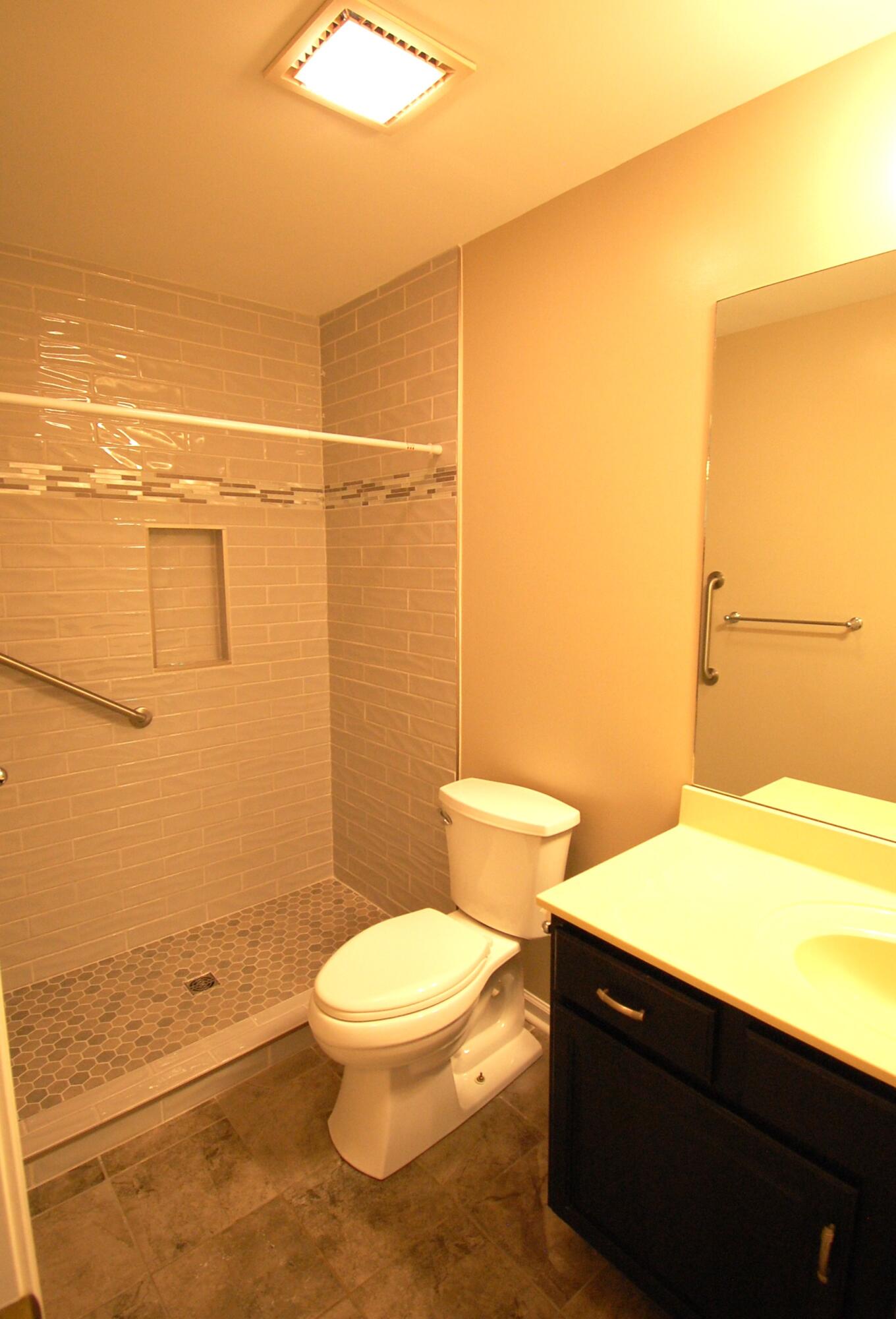 2105 West Park Drive Property Photo 12