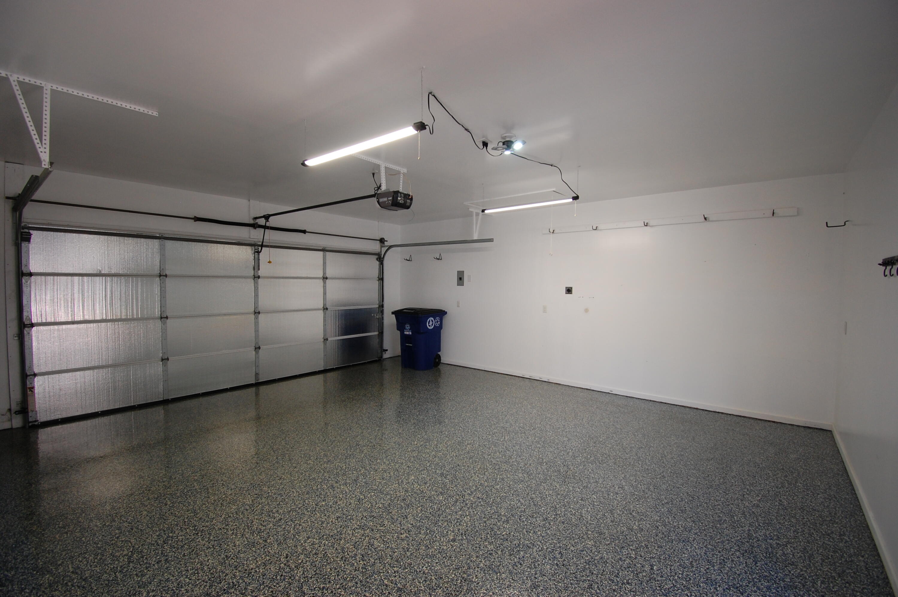 2105 West Park Drive Property Photo 18