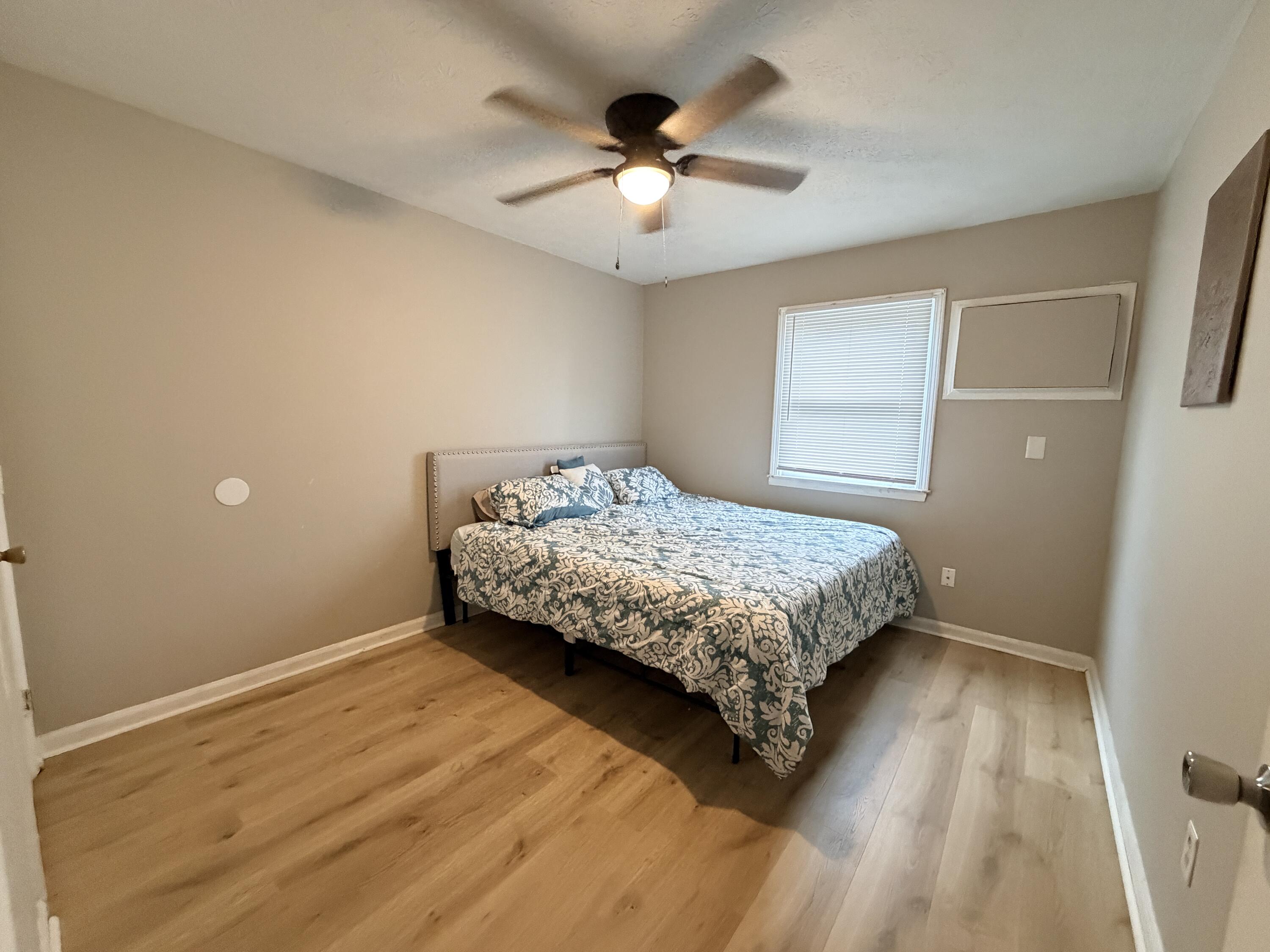 125 E Walnut Street Property Photo 14