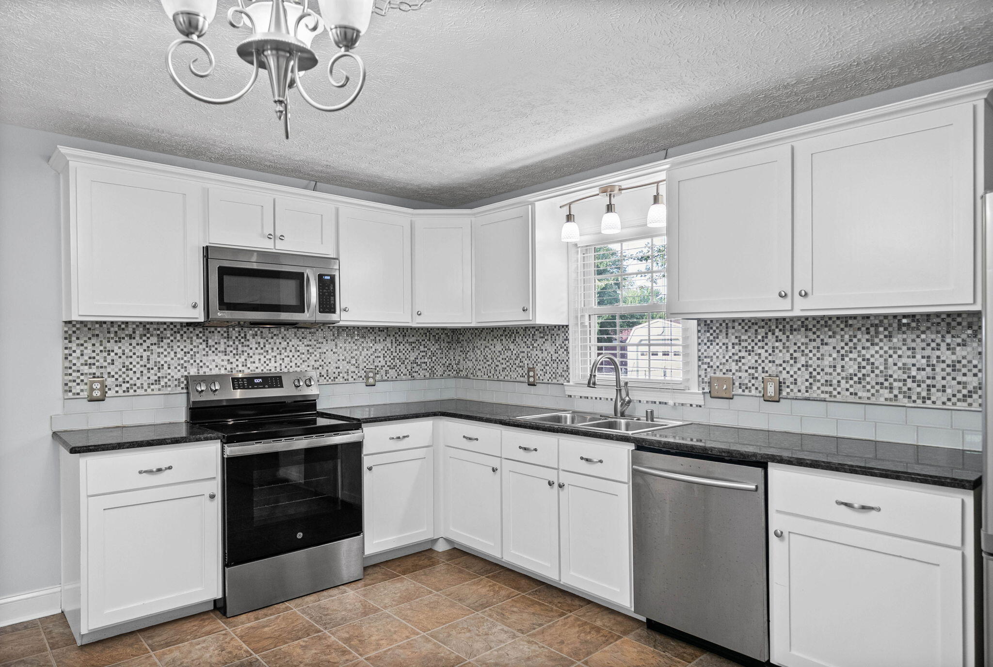 3913 Tanglewood Drive Property Photo 10