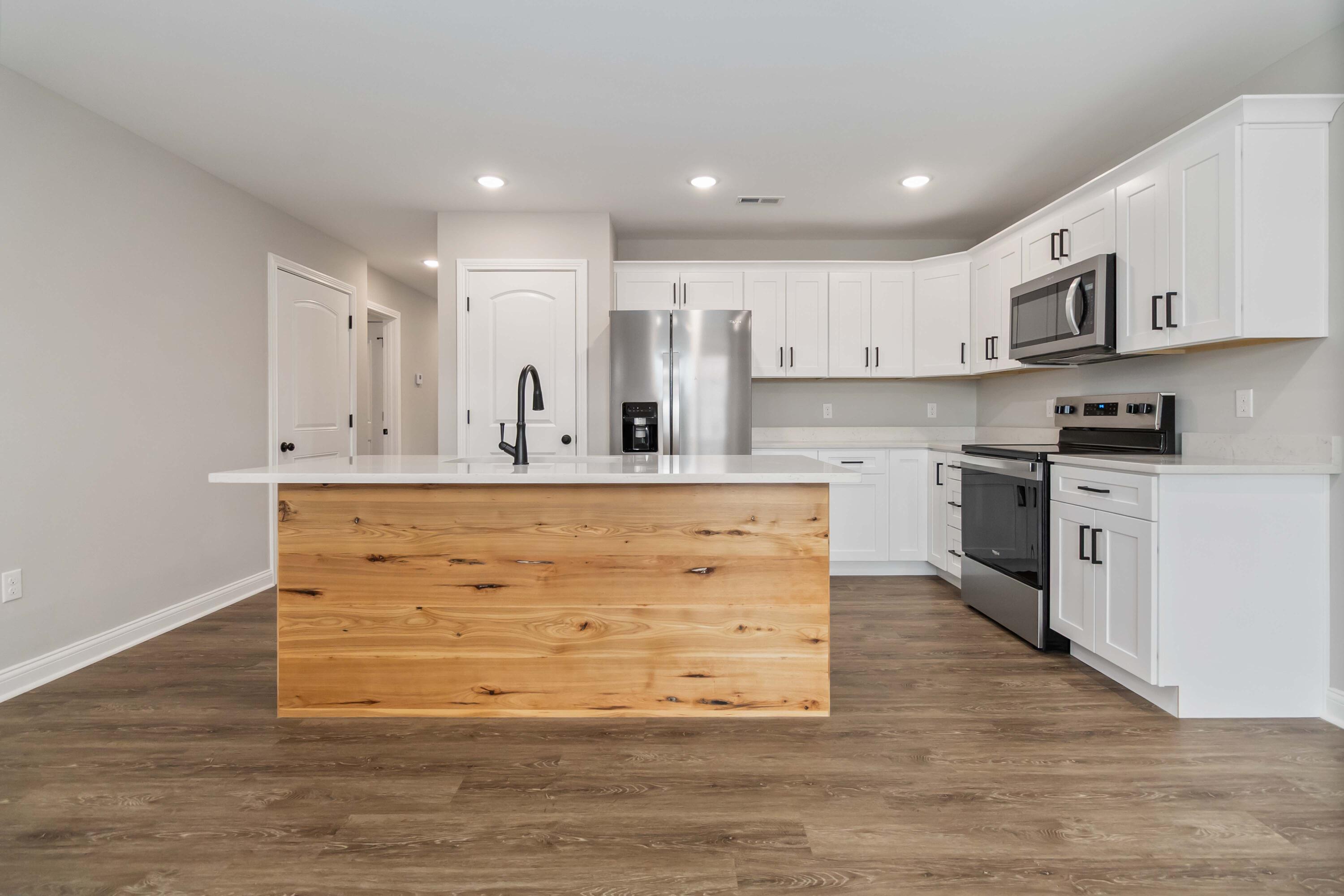 408 Nandino Circle Property Photo 4