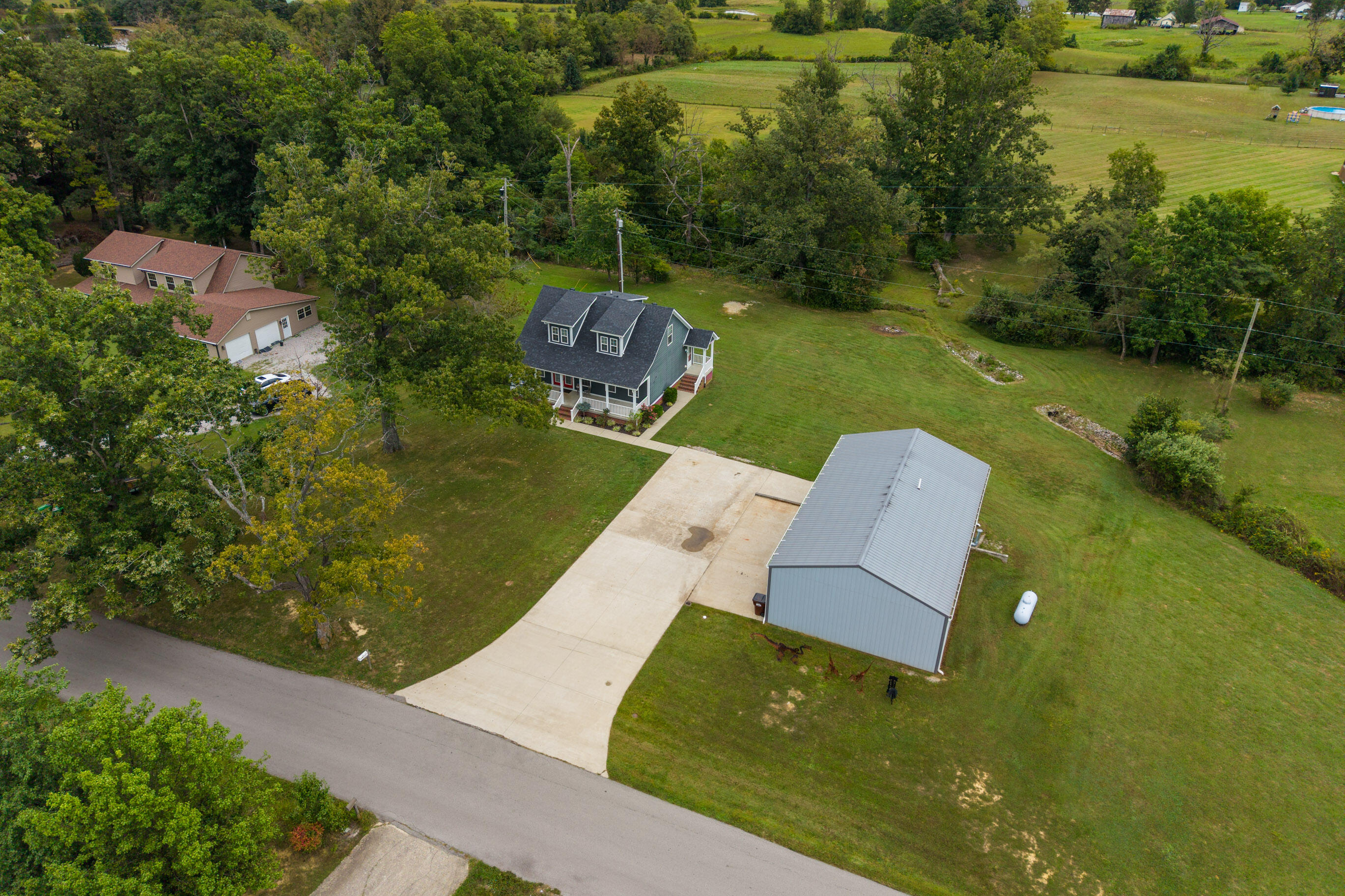 2131 Todd Lane Property Photo 2