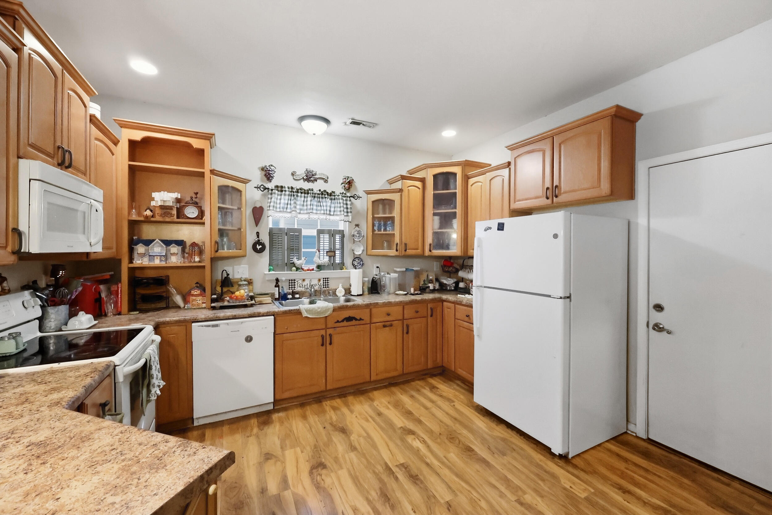 2832 Sullivans Trace Property Photo 9