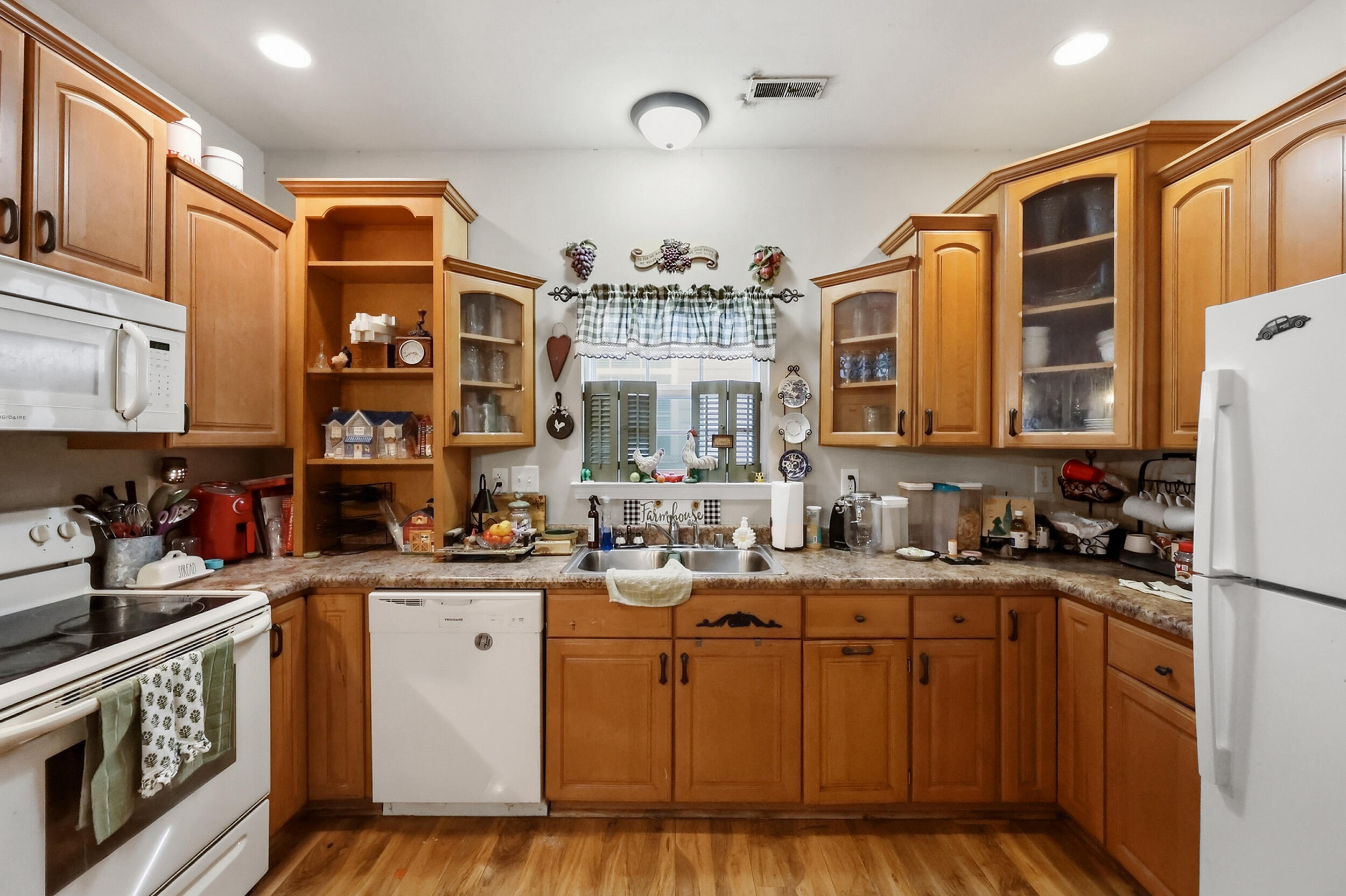 2832 Sullivans Trace Property Photo 11