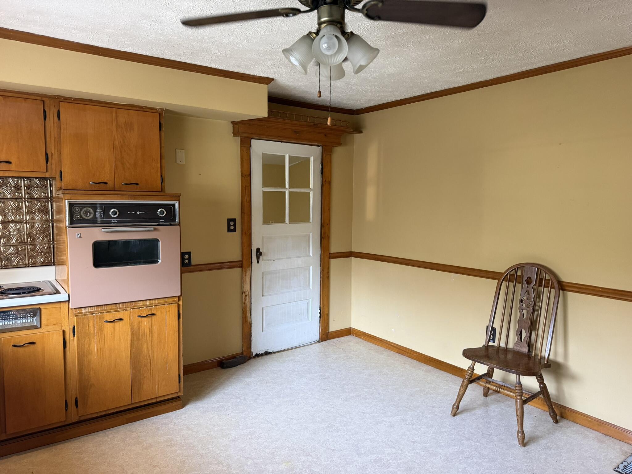 127 Center Street Property Photo 7