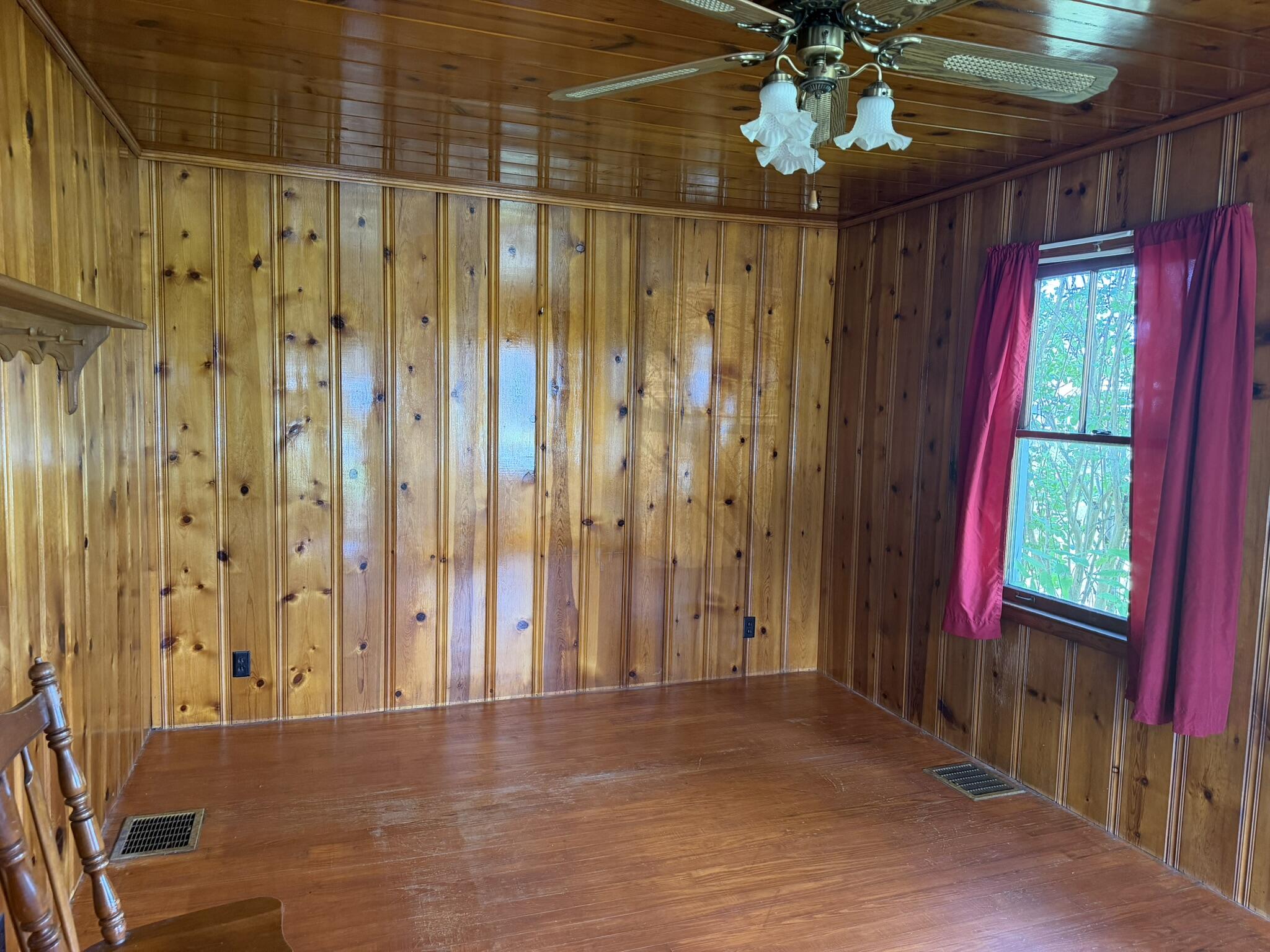 127 Center Street Property Photo 10