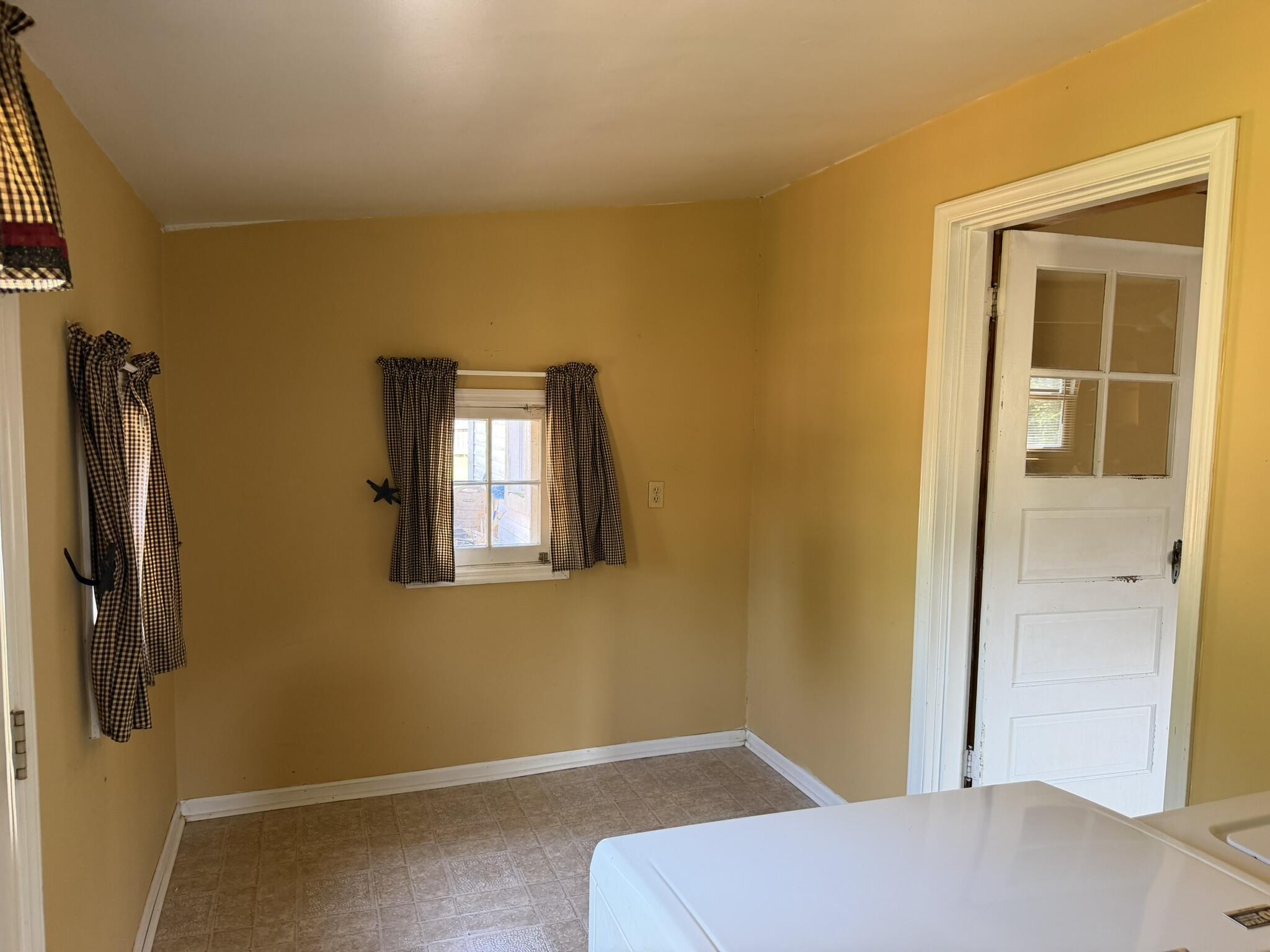 127 Center Street Property Photo 17
