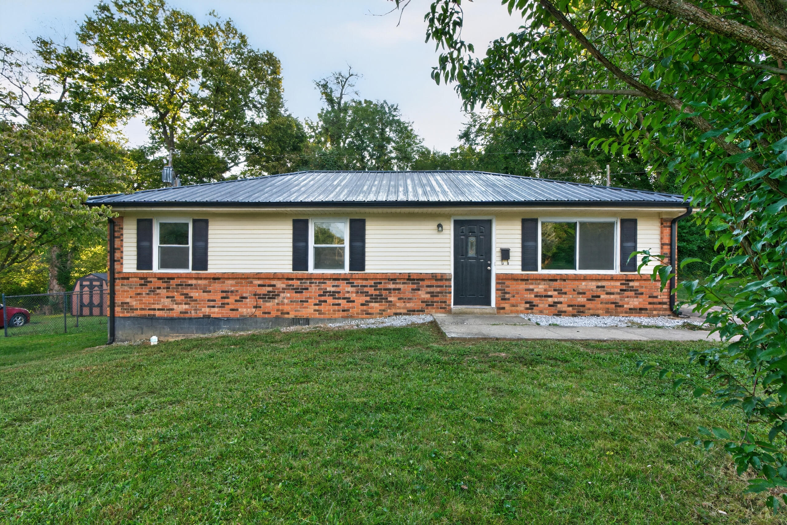 628 Windsor Way Property Photo 1