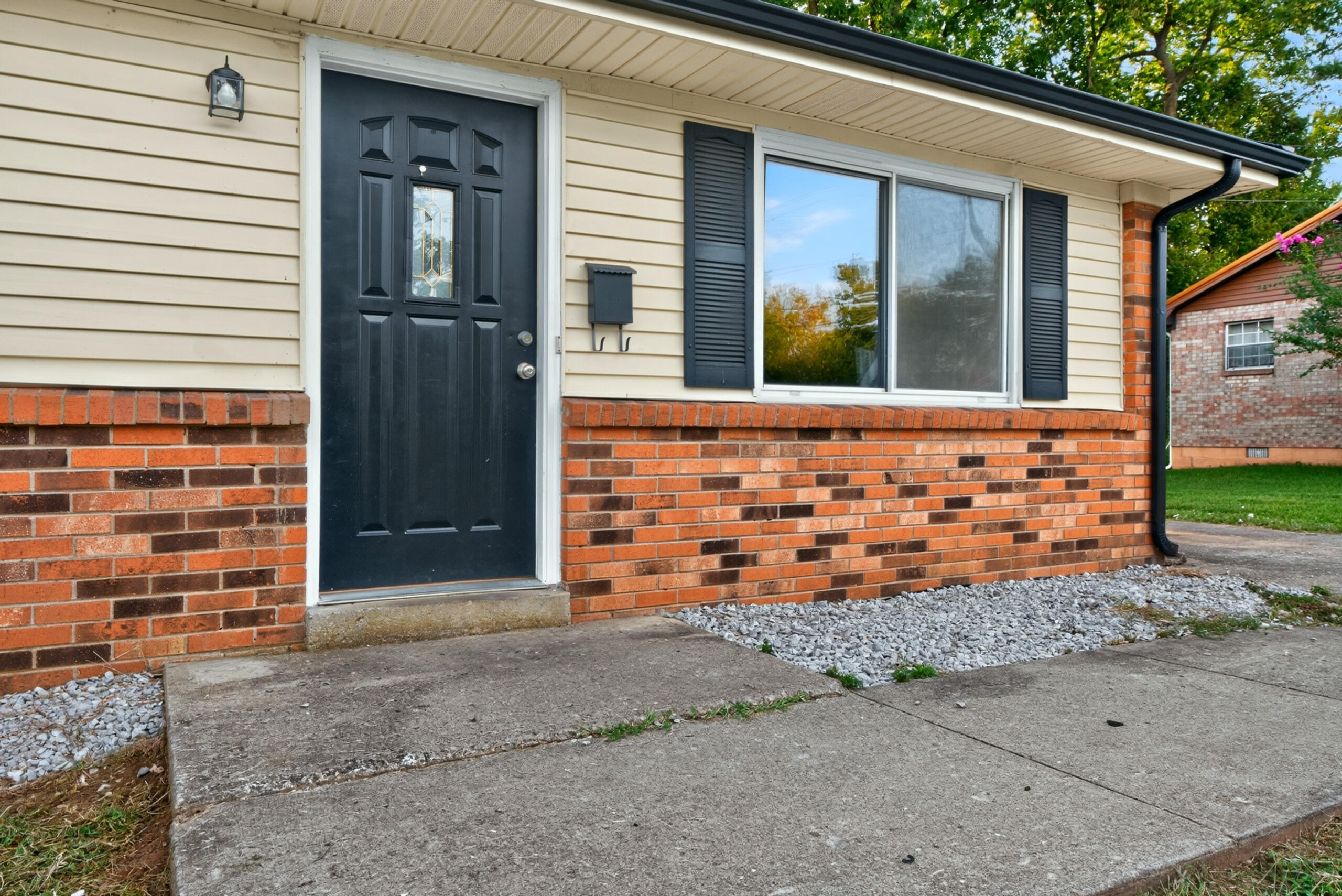 628 Windsor Way Property Photo 4
