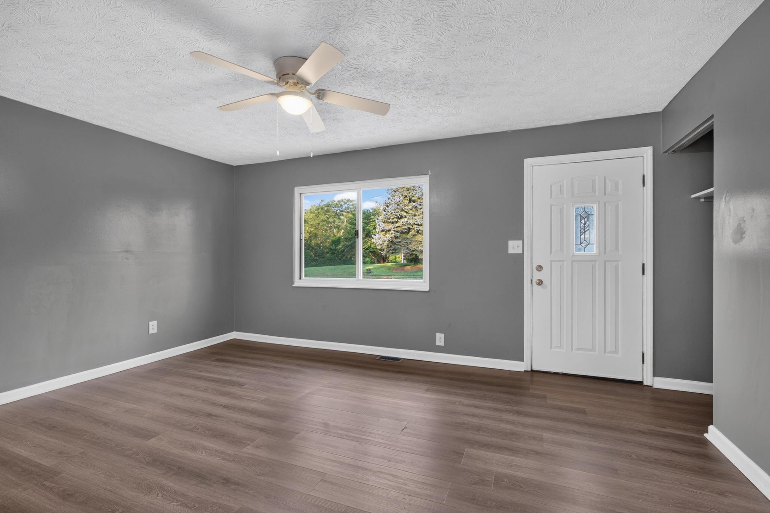 628 Windsor Way Property Photo 5