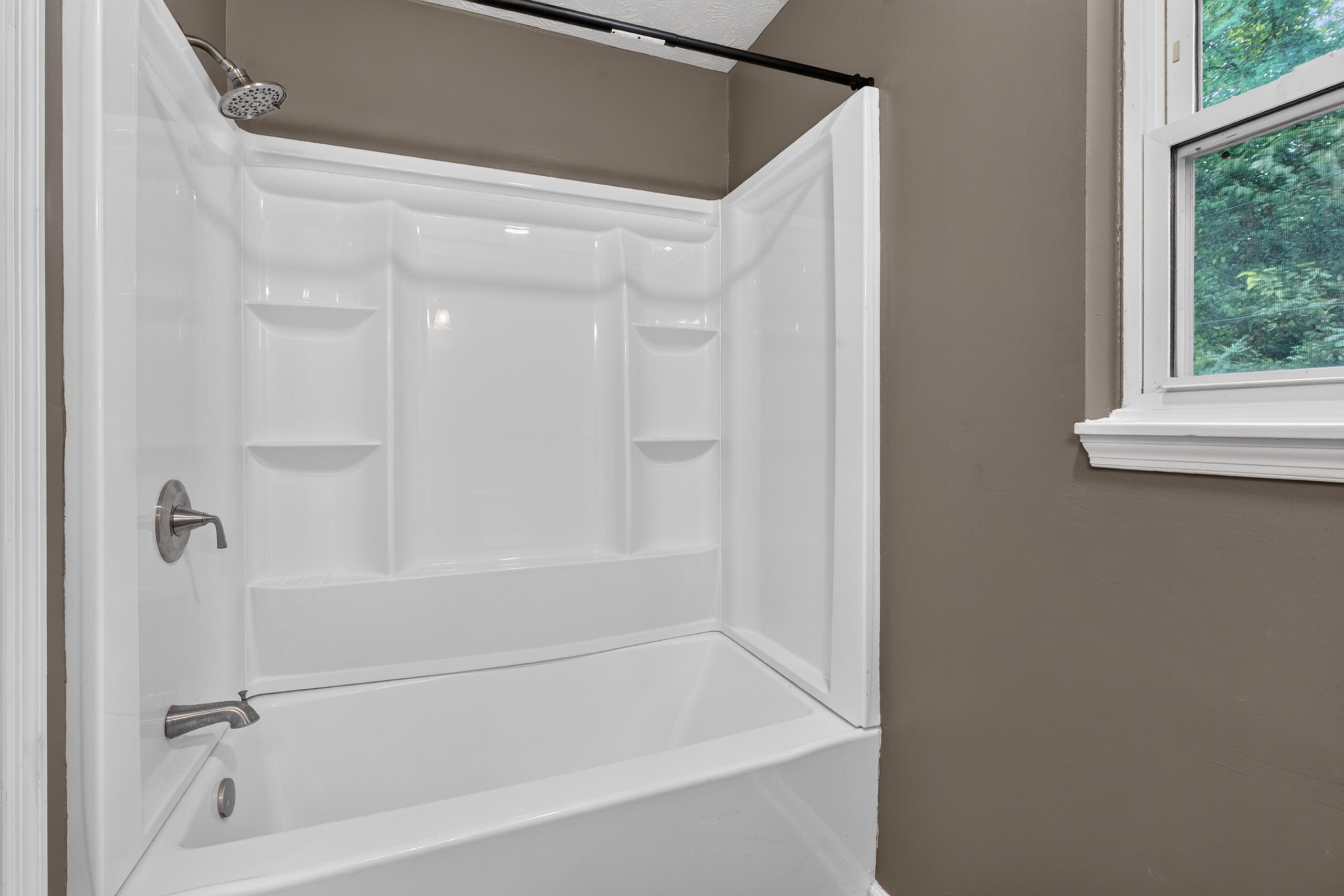 628 Windsor Way Property Photo 16