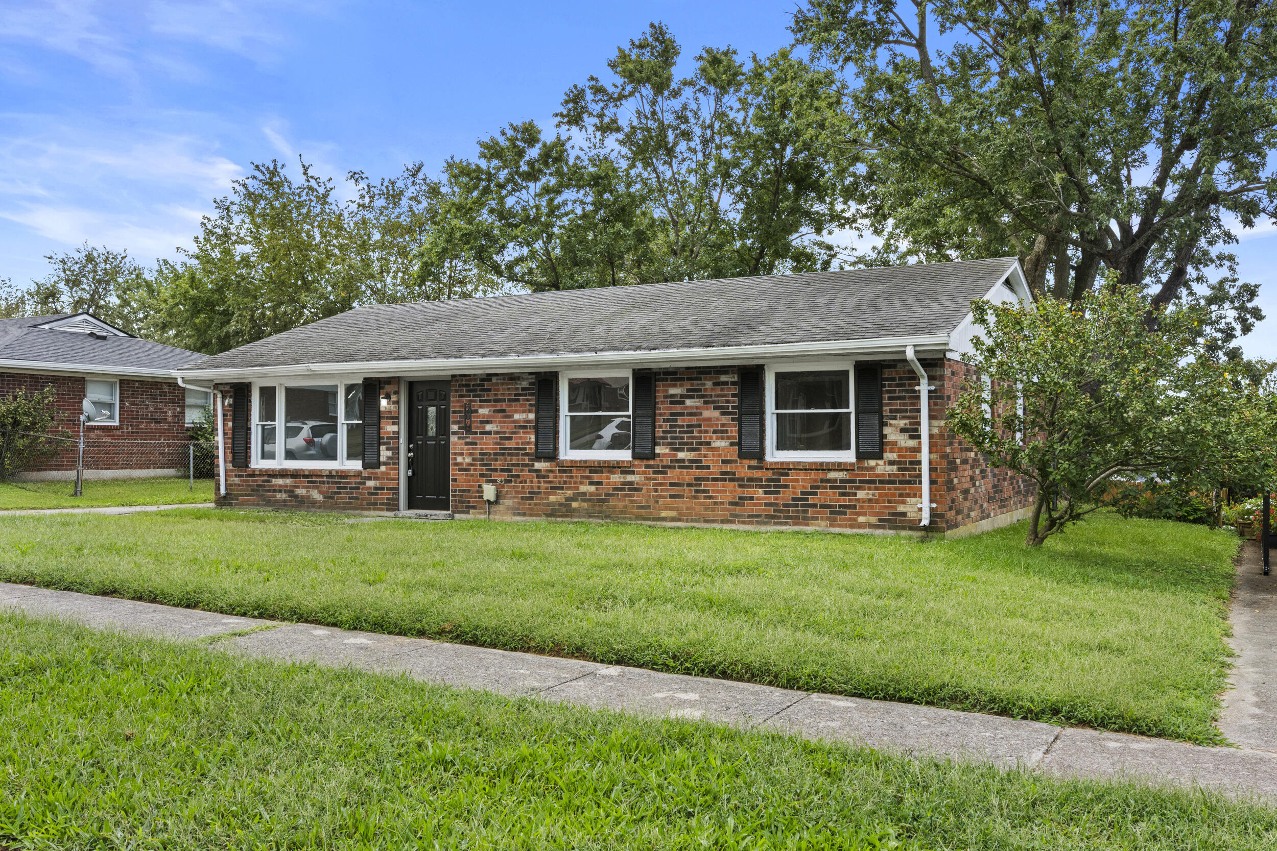 204 Mount Vernon Drive Property Photo 2