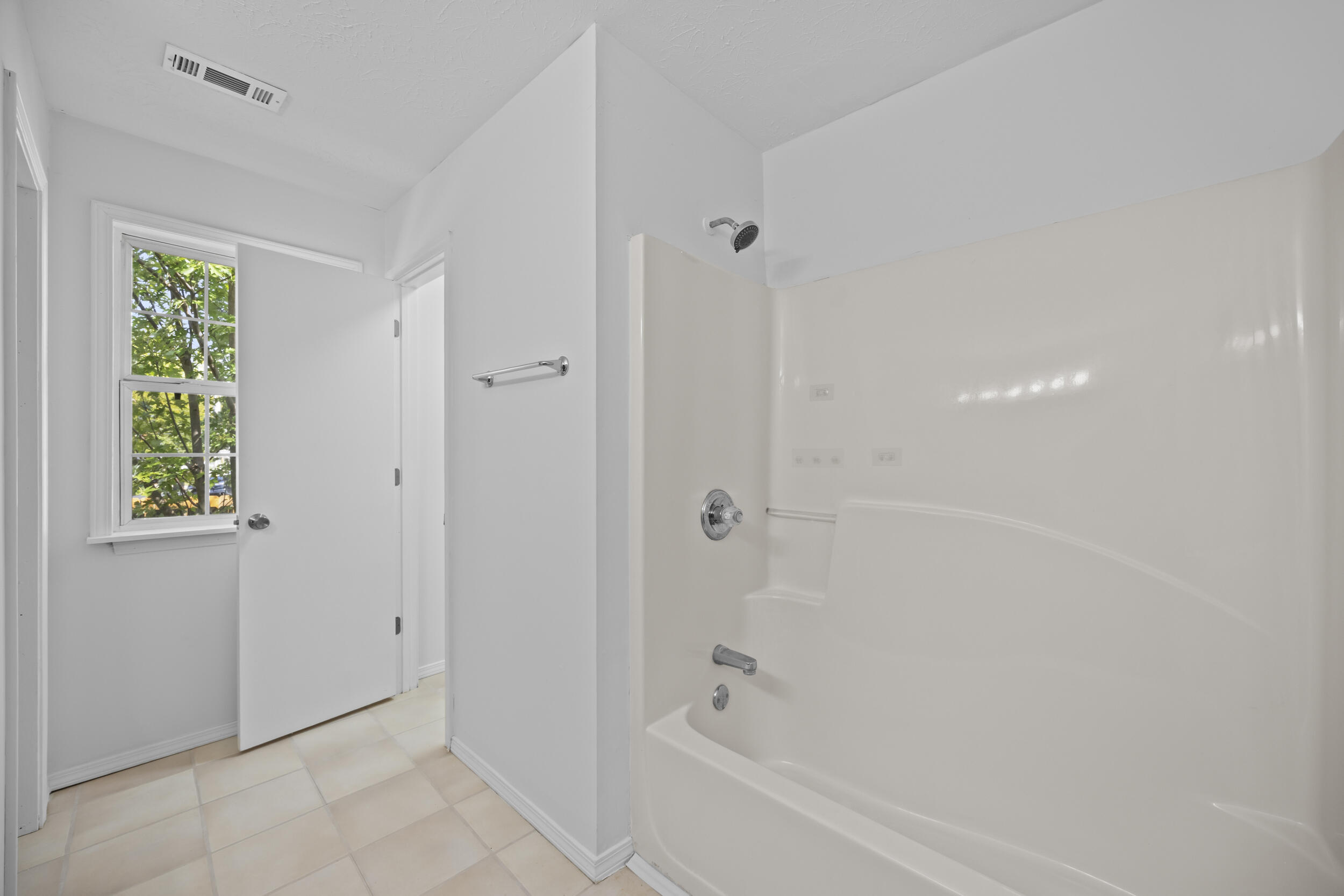 706 N Hamilton Street Property Photo 11