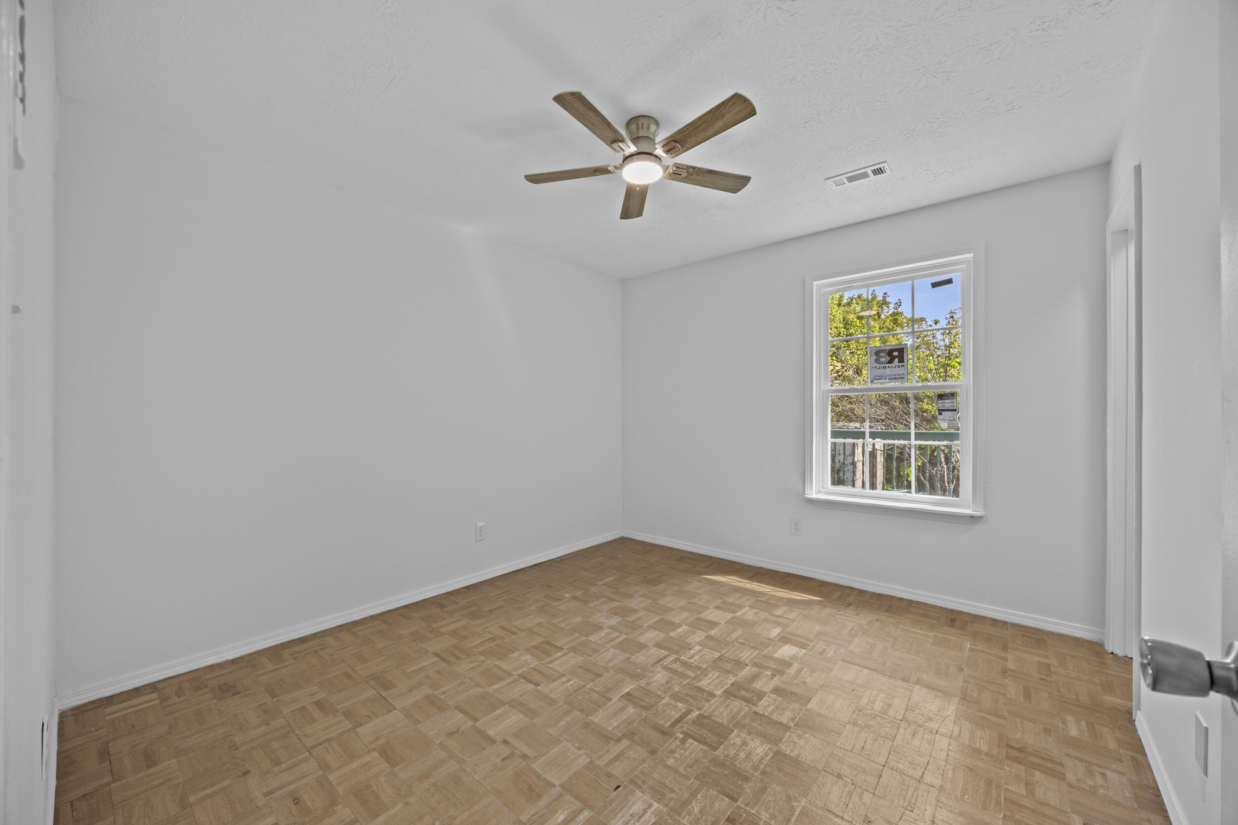 706 N Hamilton Street Property Photo 23