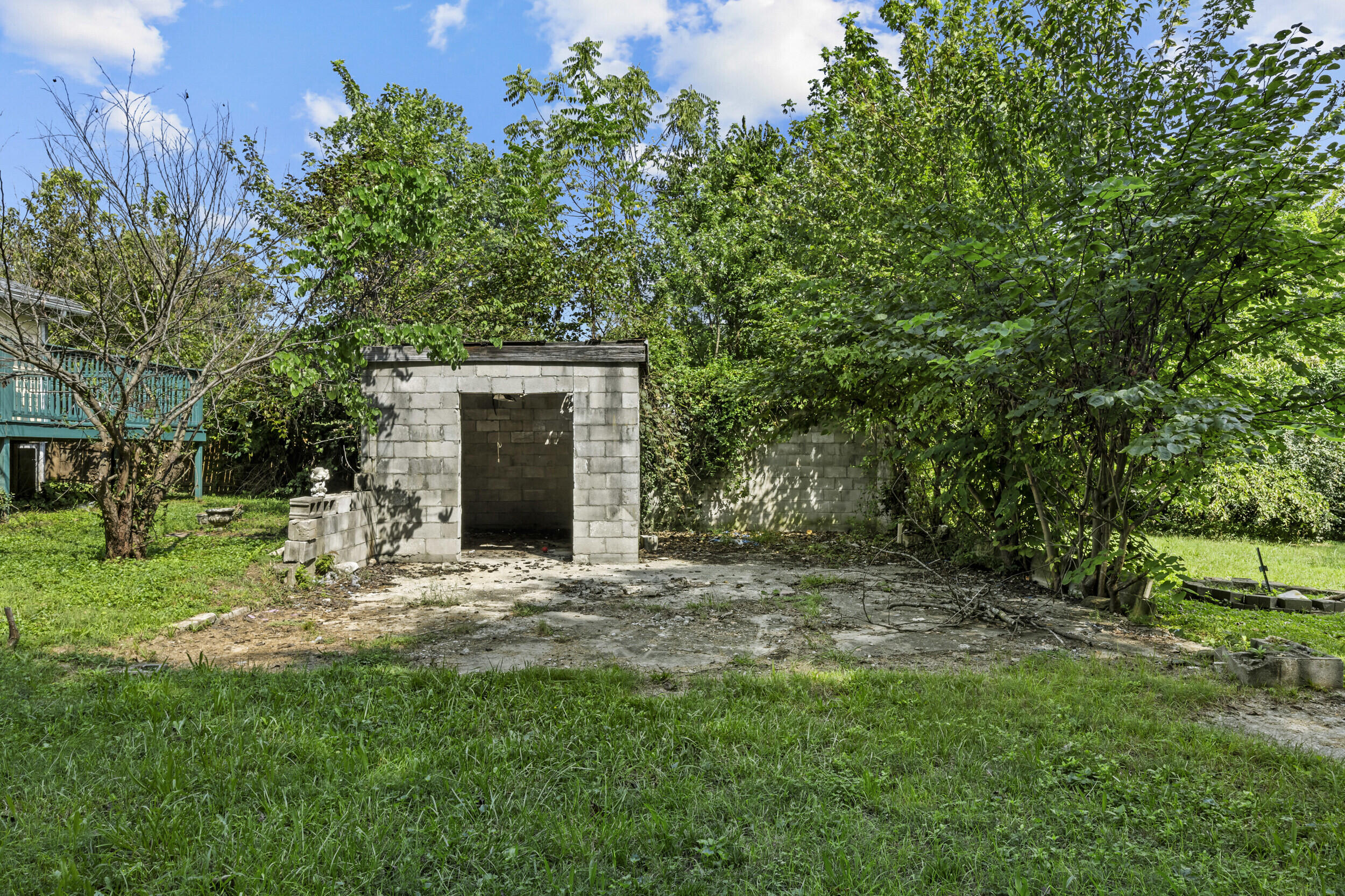 706 N Hamilton Street Property Photo 34