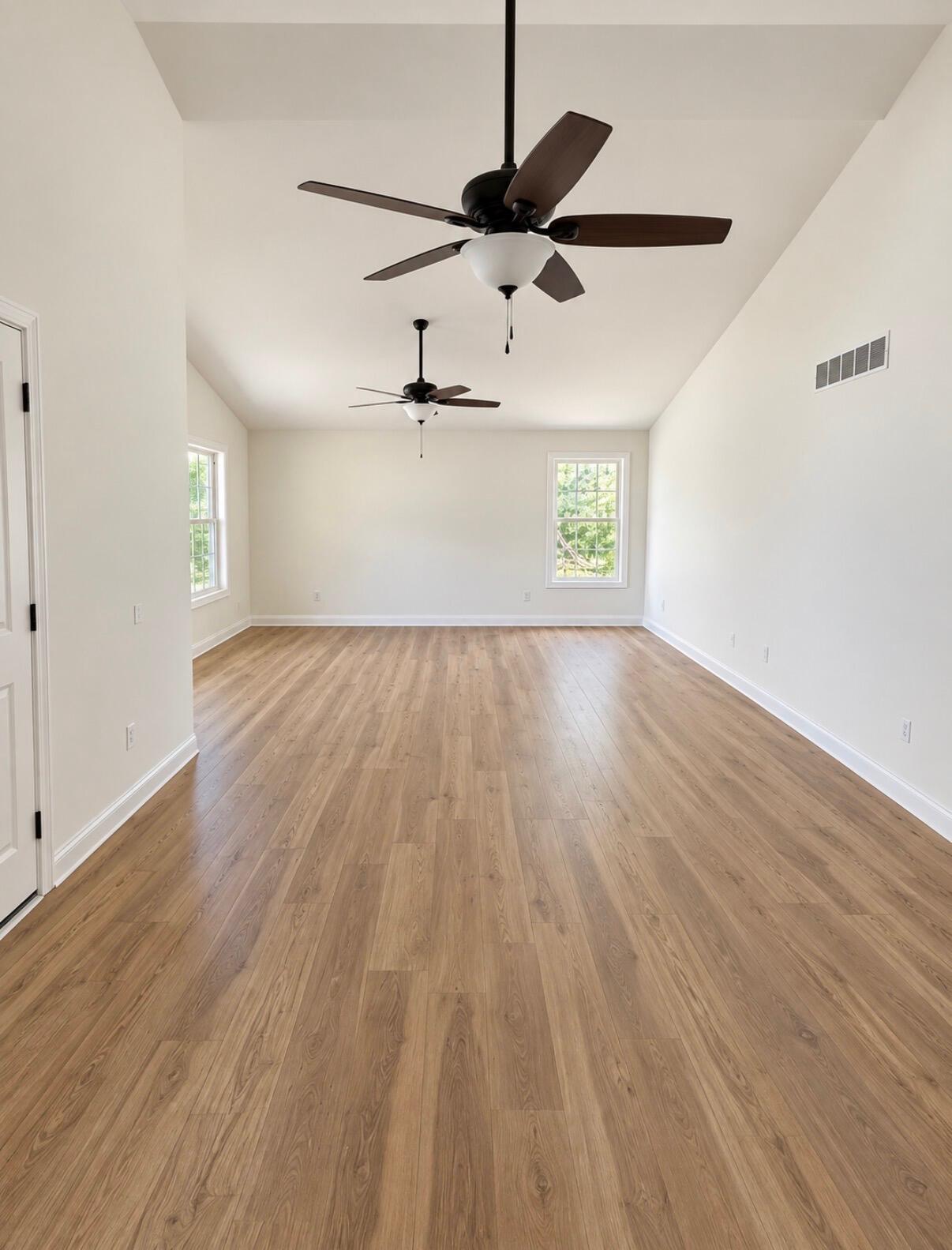 2101 Leslee Way Property Photo 2